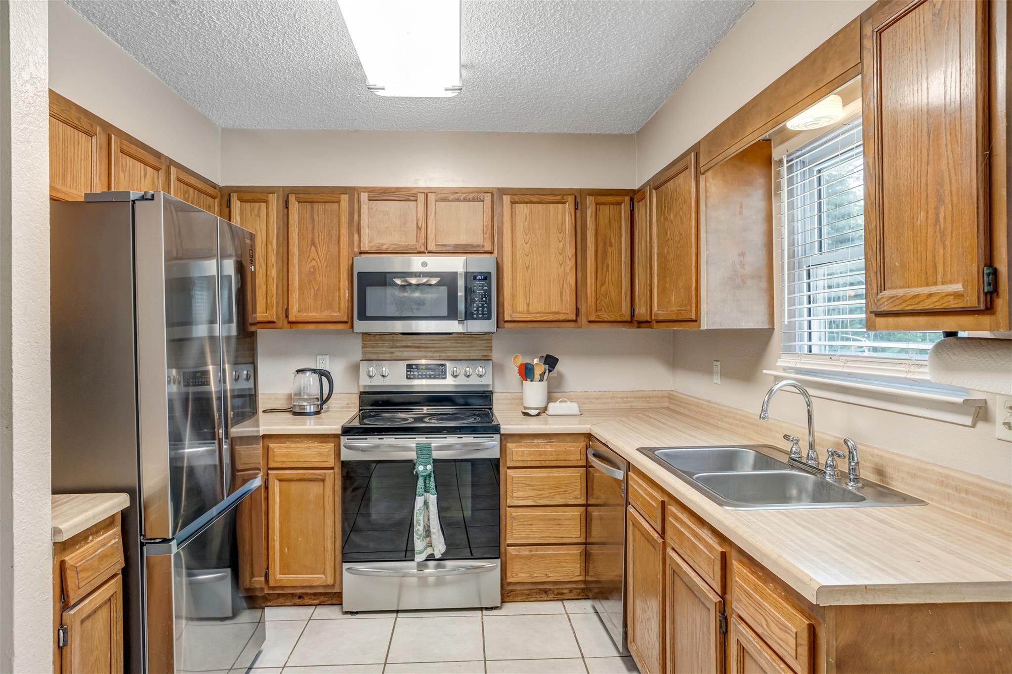 1113 Ash DR