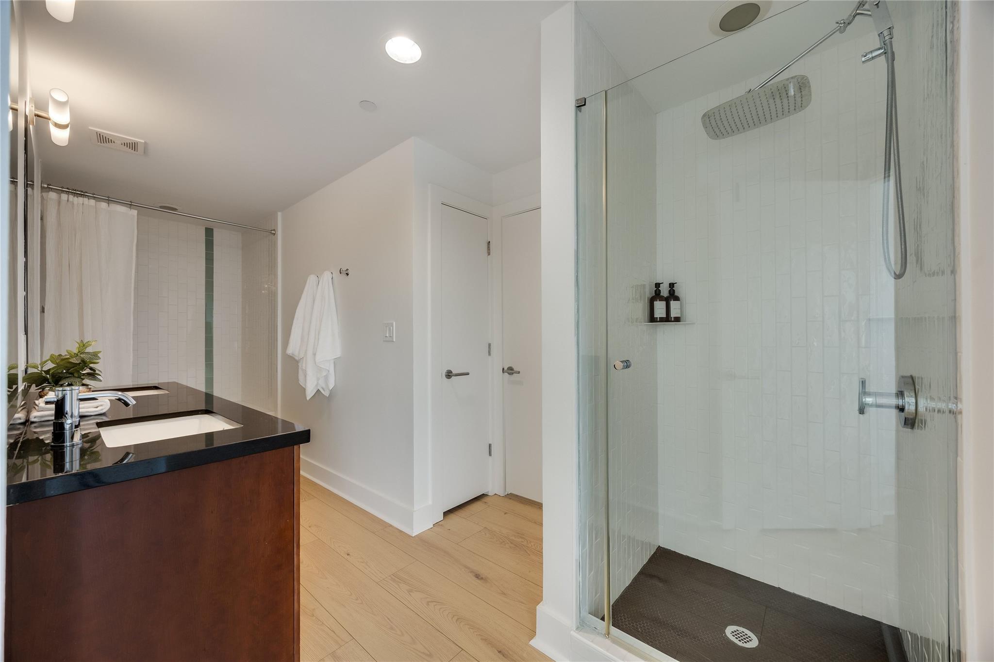 603 Davis ST # 811