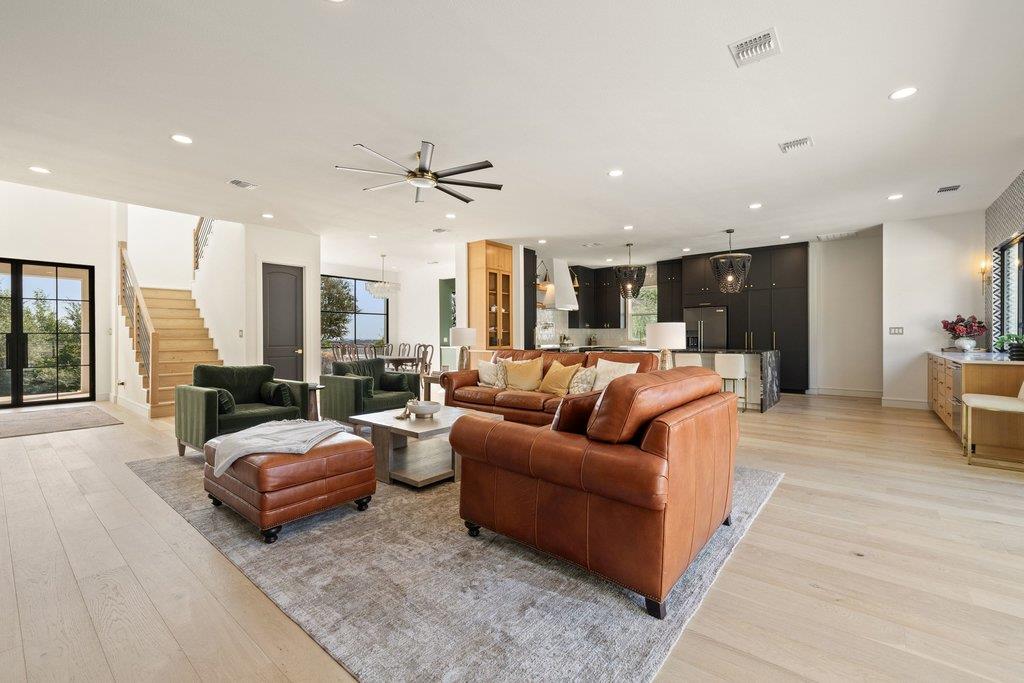 34 AUTUMN OAKS DR