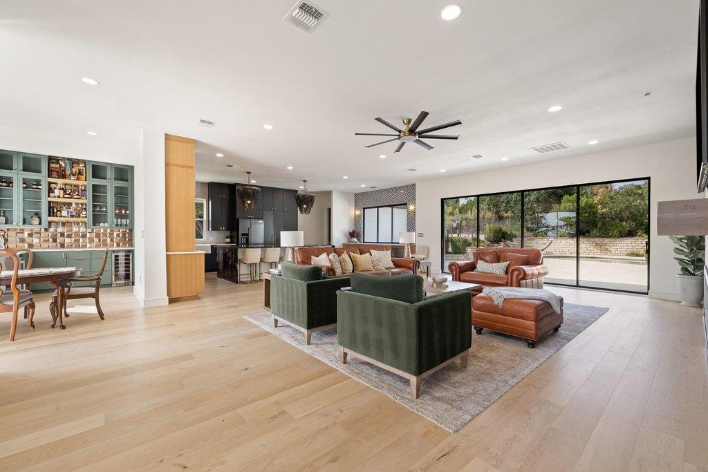 34 AUTUMN OAKS DR