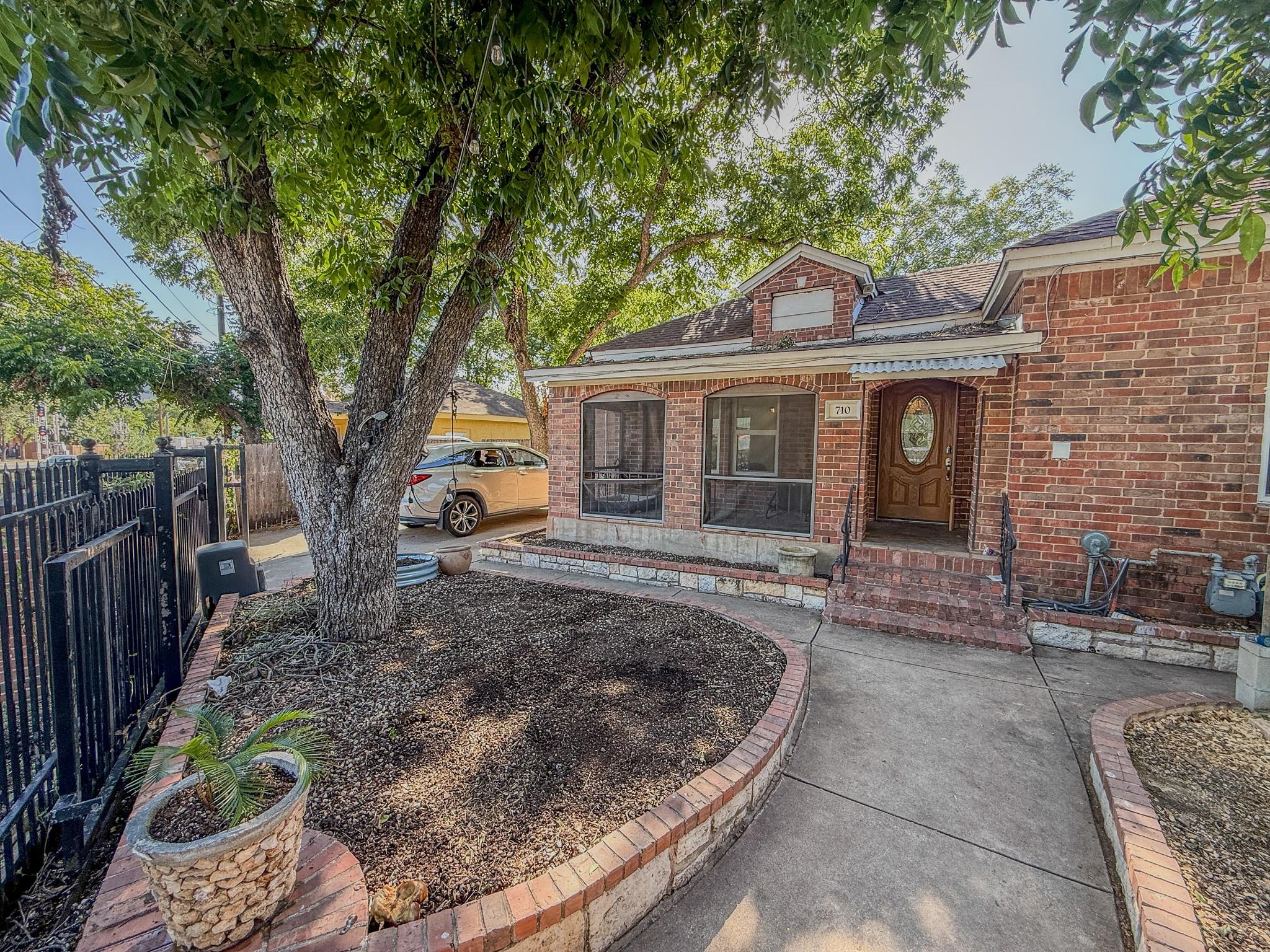 710 Northwestern Ave