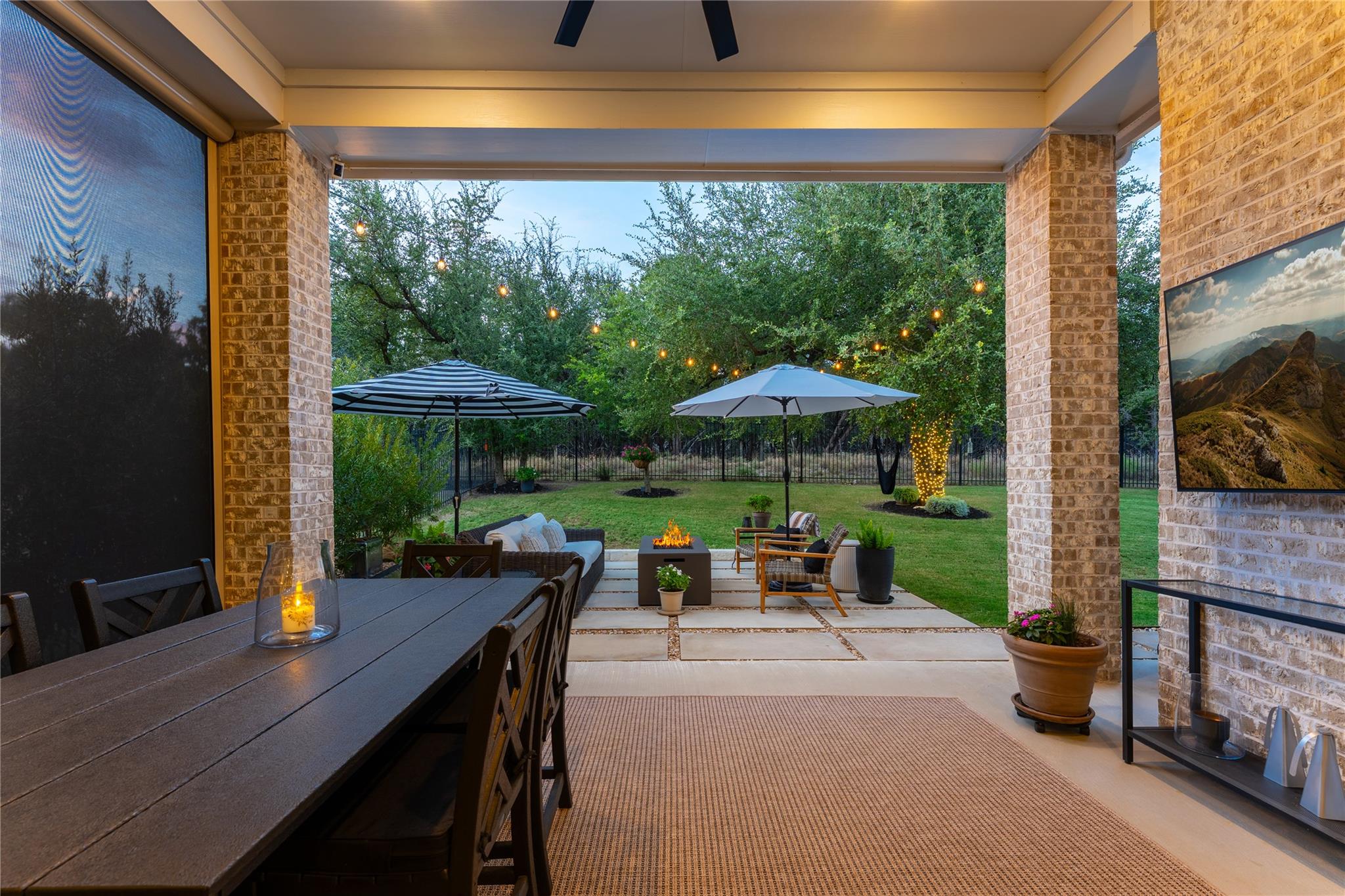 838 Pear Tree LN