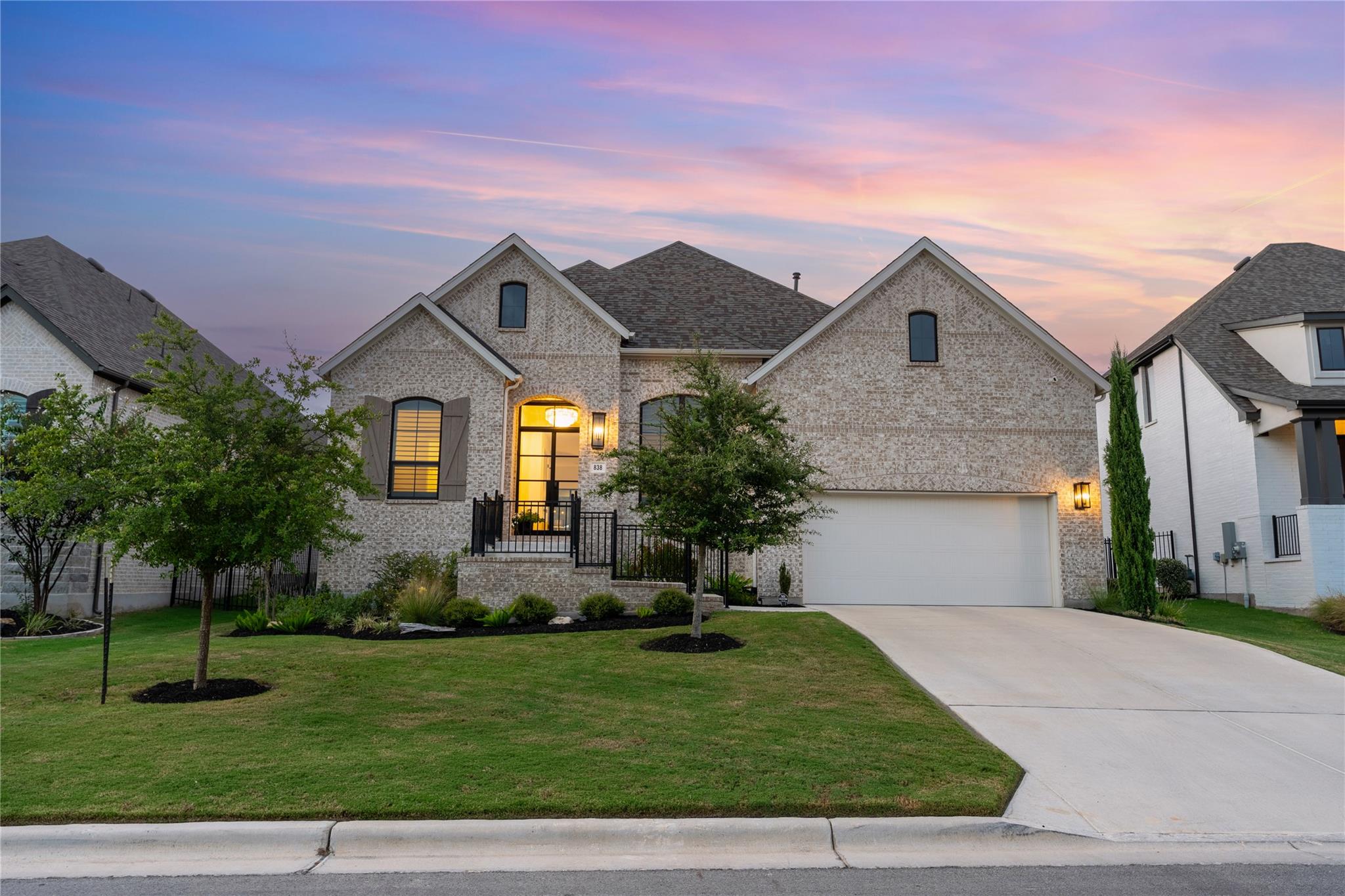 838 Pear Tree LN