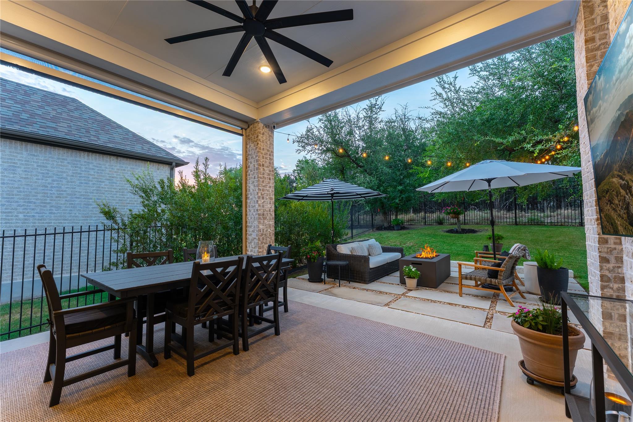 838 Pear Tree LN