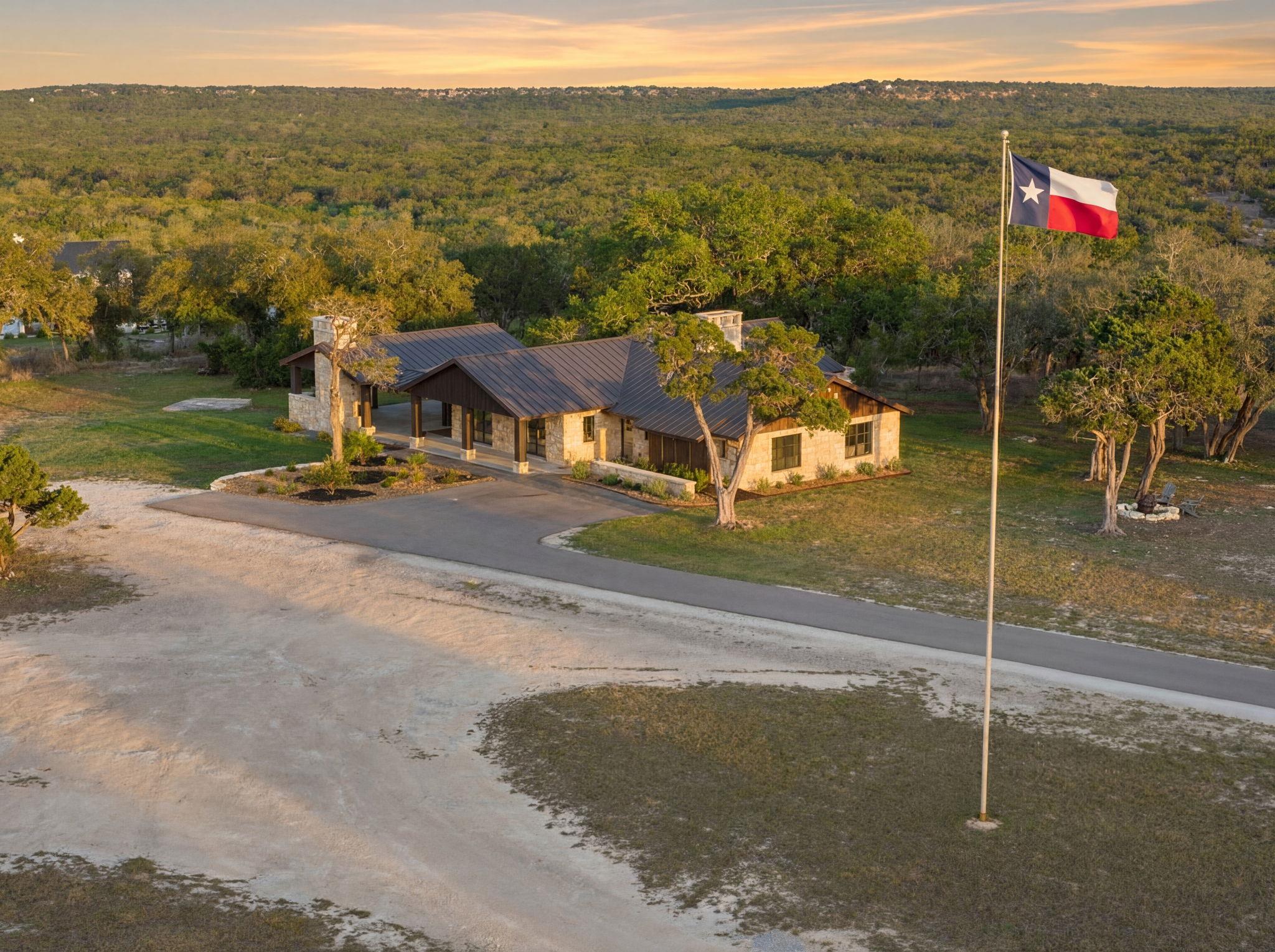 669 El Rancho Cima