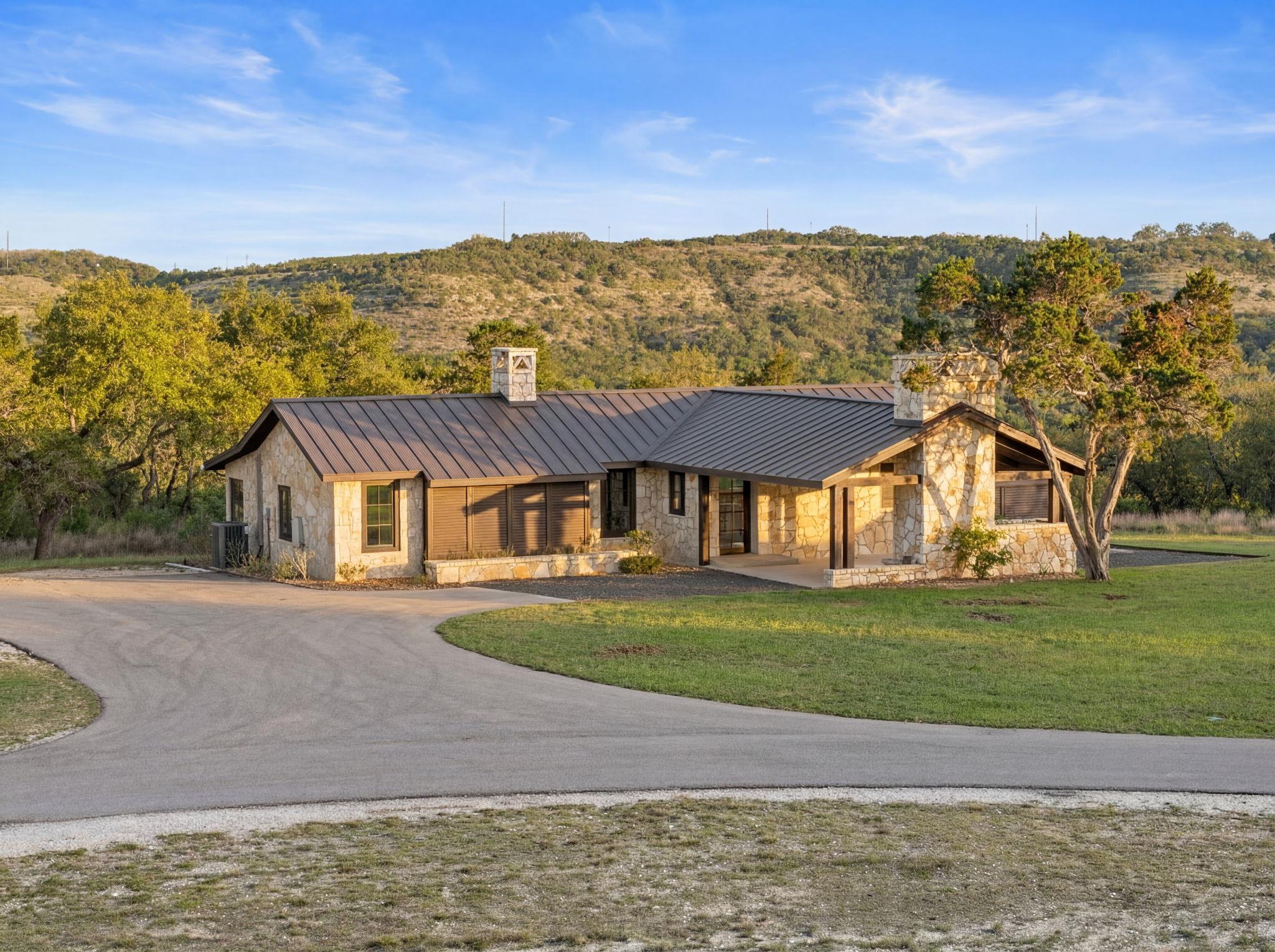 669 El Rancho Cima