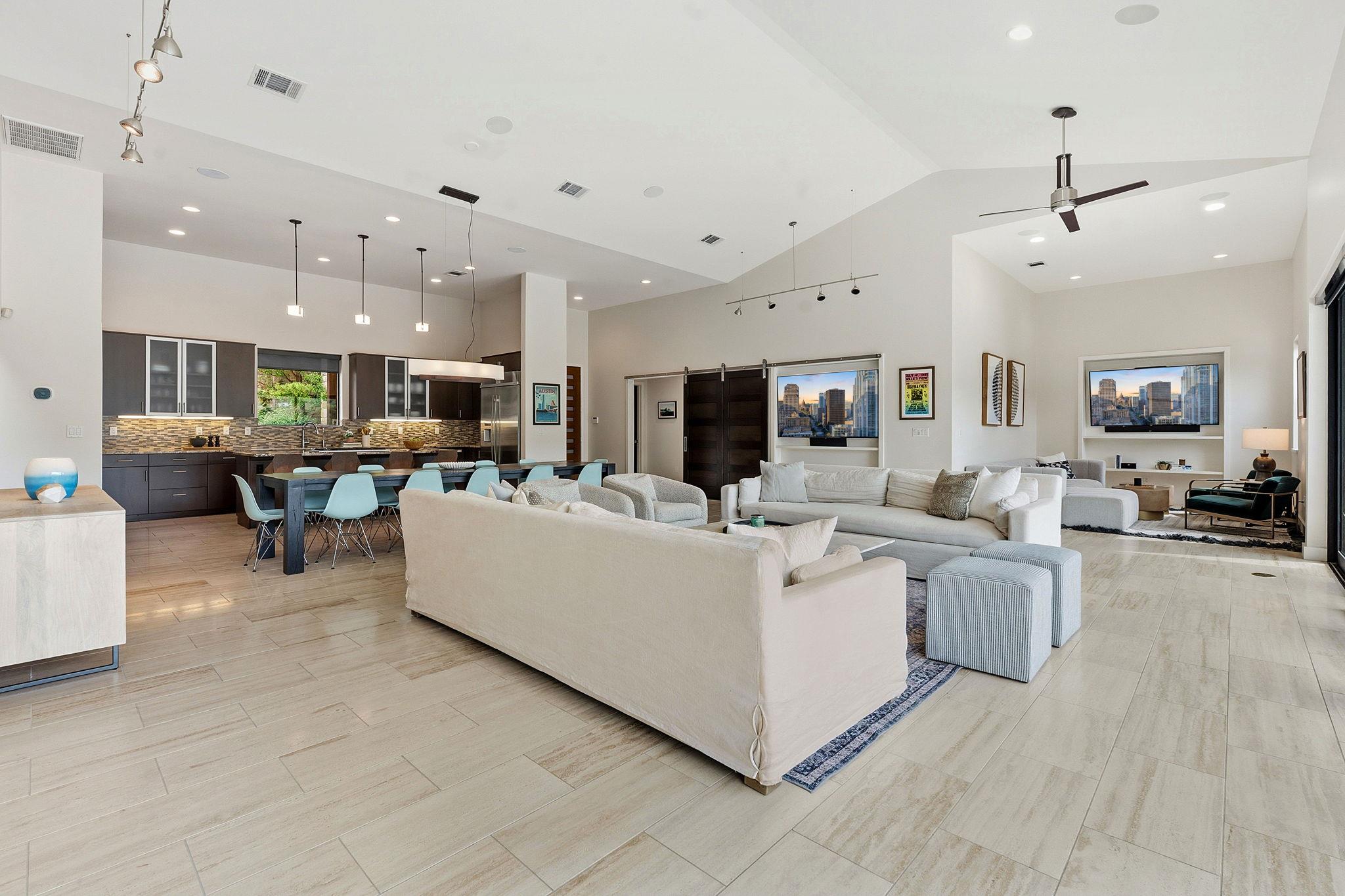3605 Robbins RD