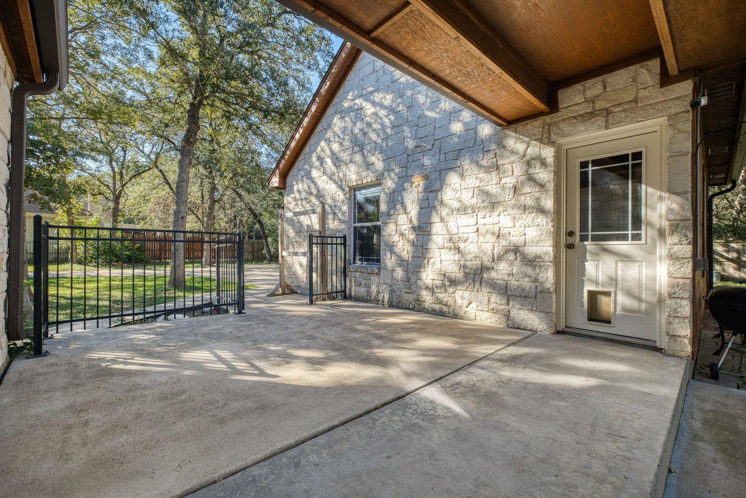 226 Cedar Hills DR