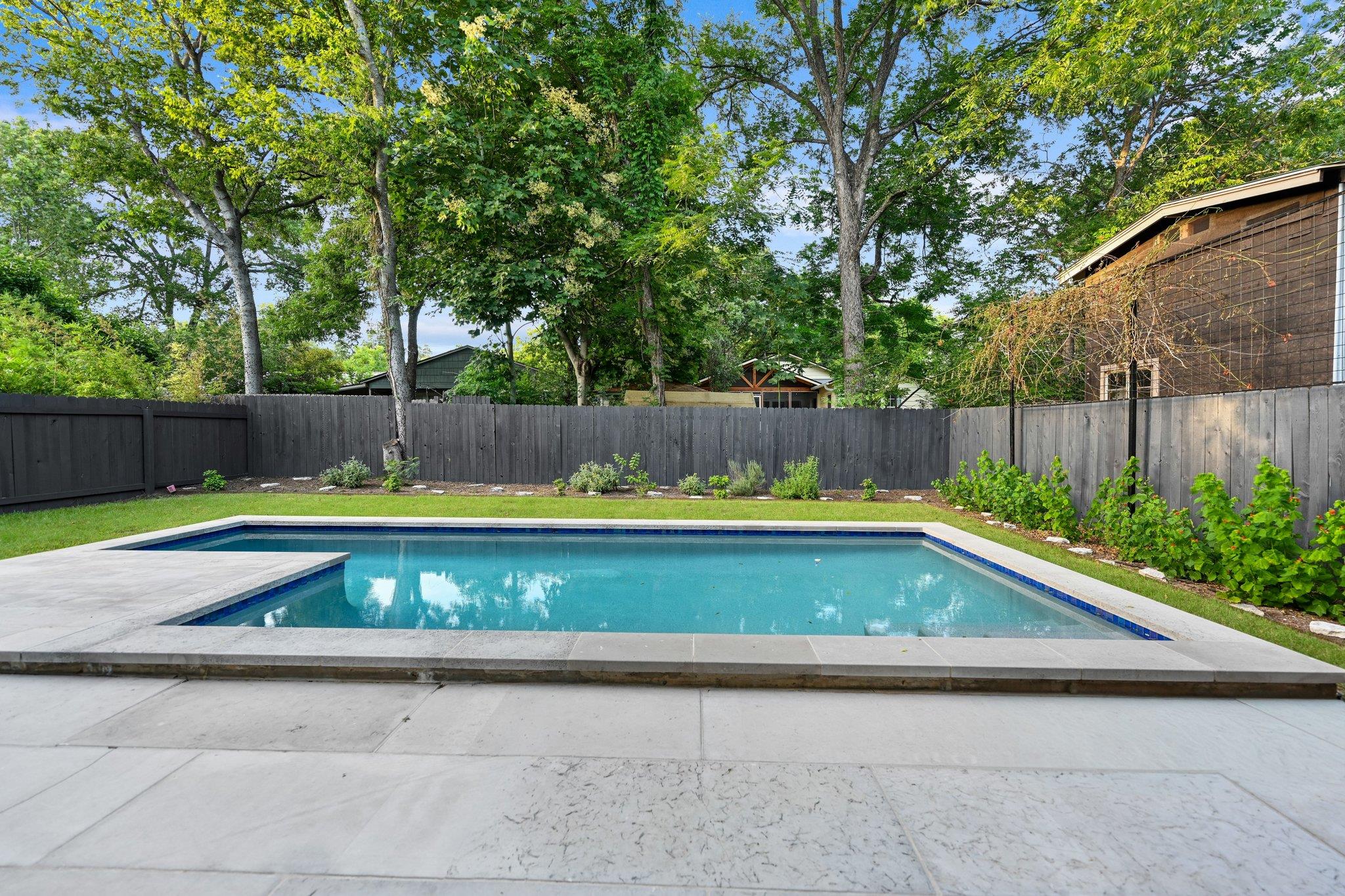 1506 W Saint Johns Ave