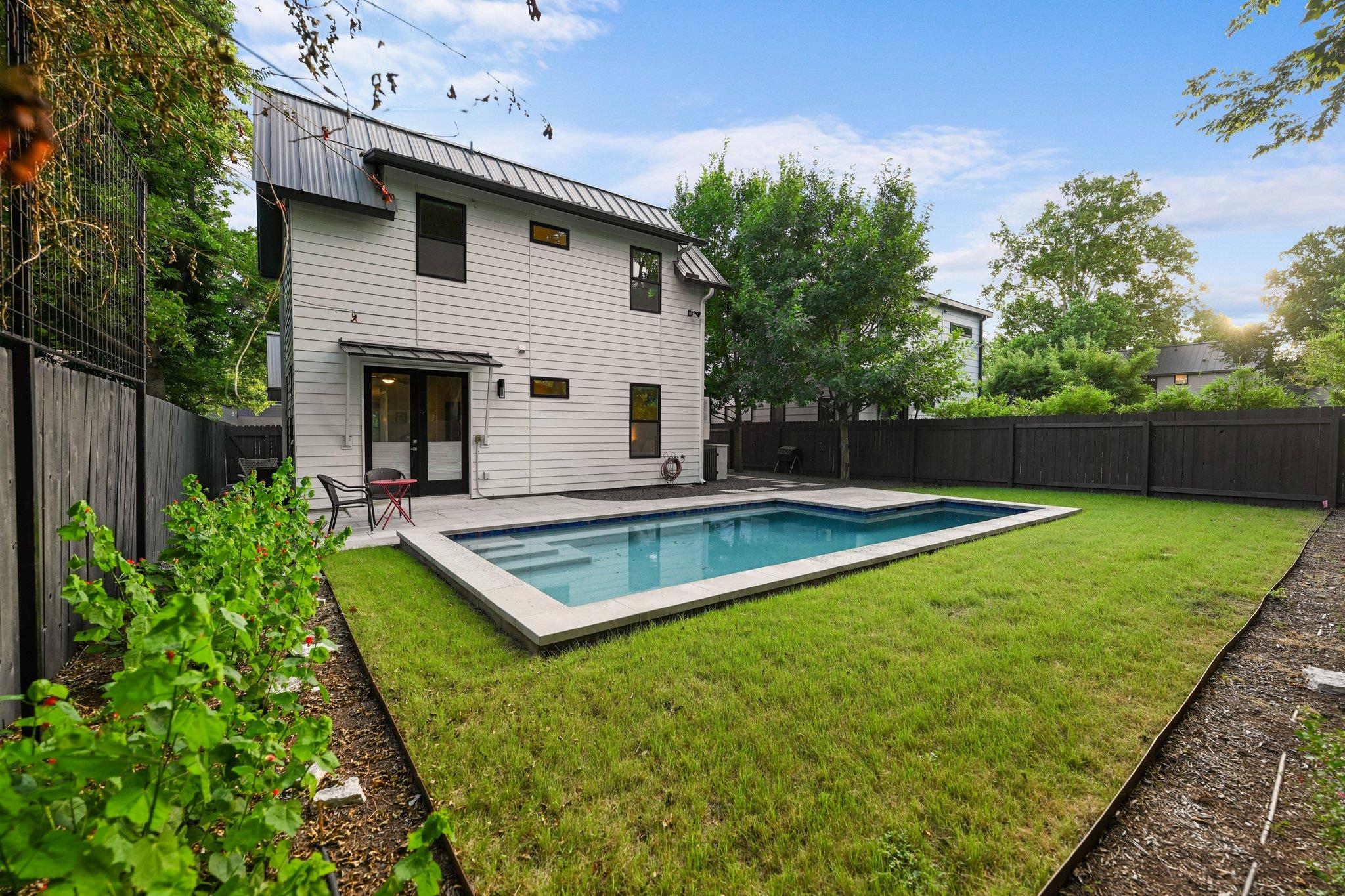 1506 W Saint Johns Ave