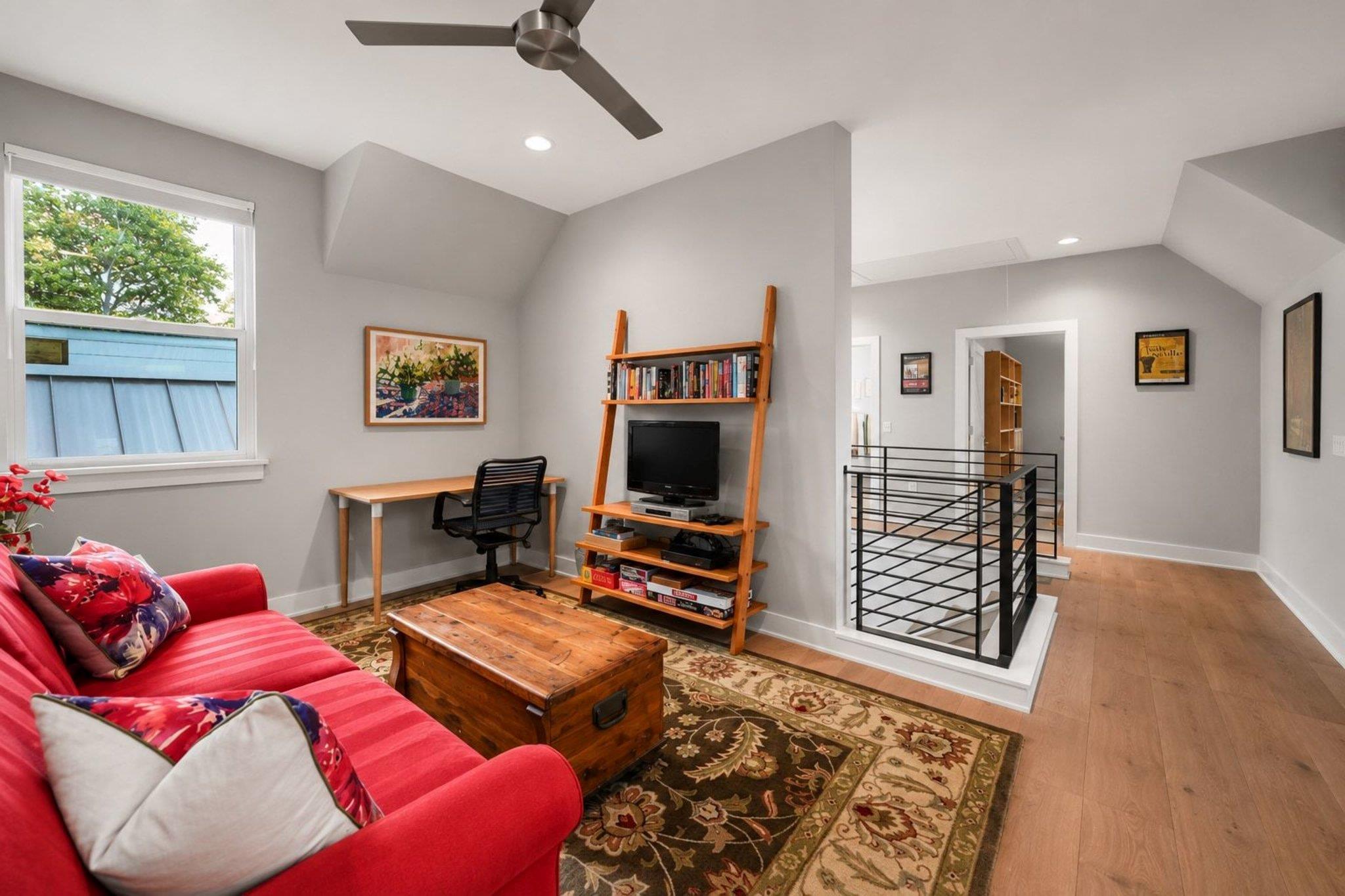 1506 W Saint Johns Ave