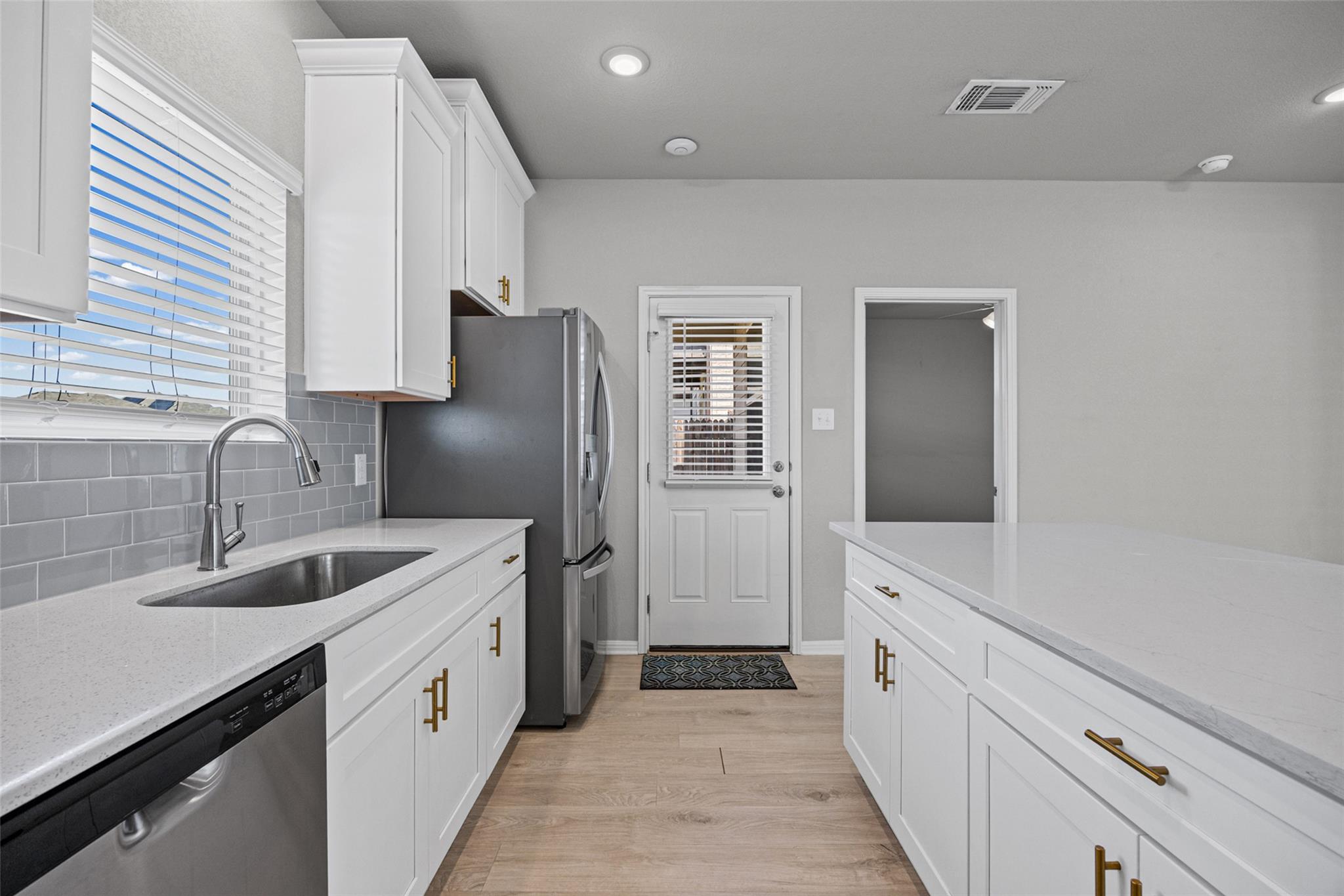 142 Goosewinged DR
