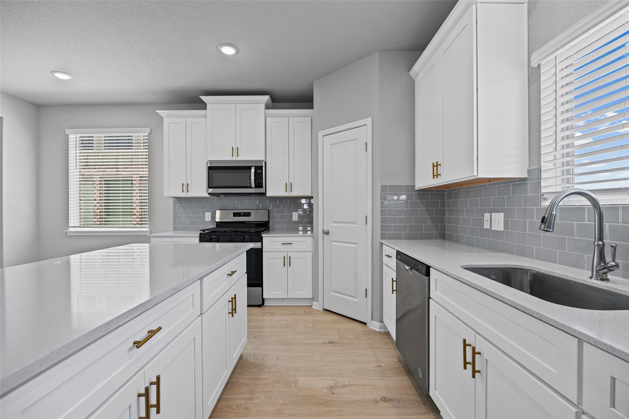 142 Goosewinged DR