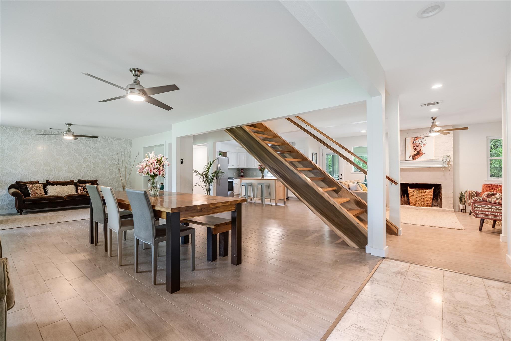 10133 Oliver DR