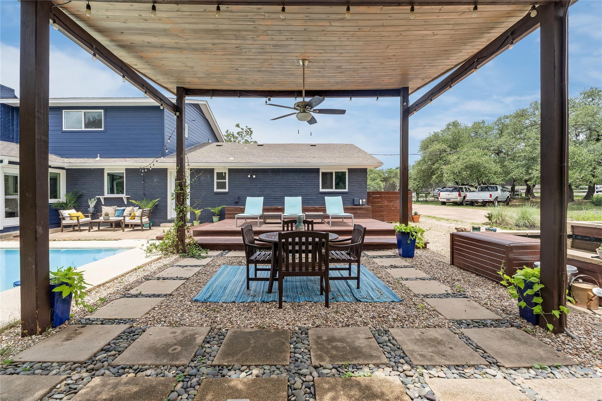 10133 Oliver DR