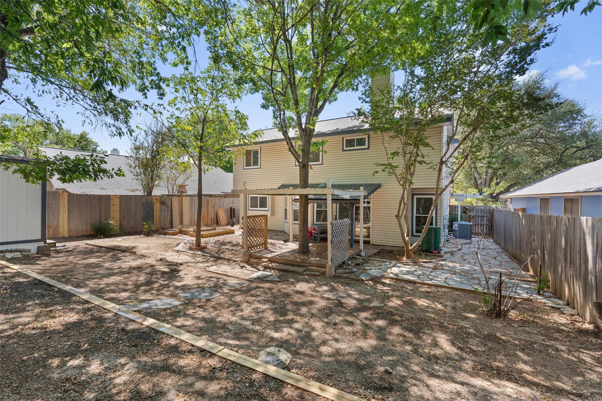 12319 Yarmont WAY