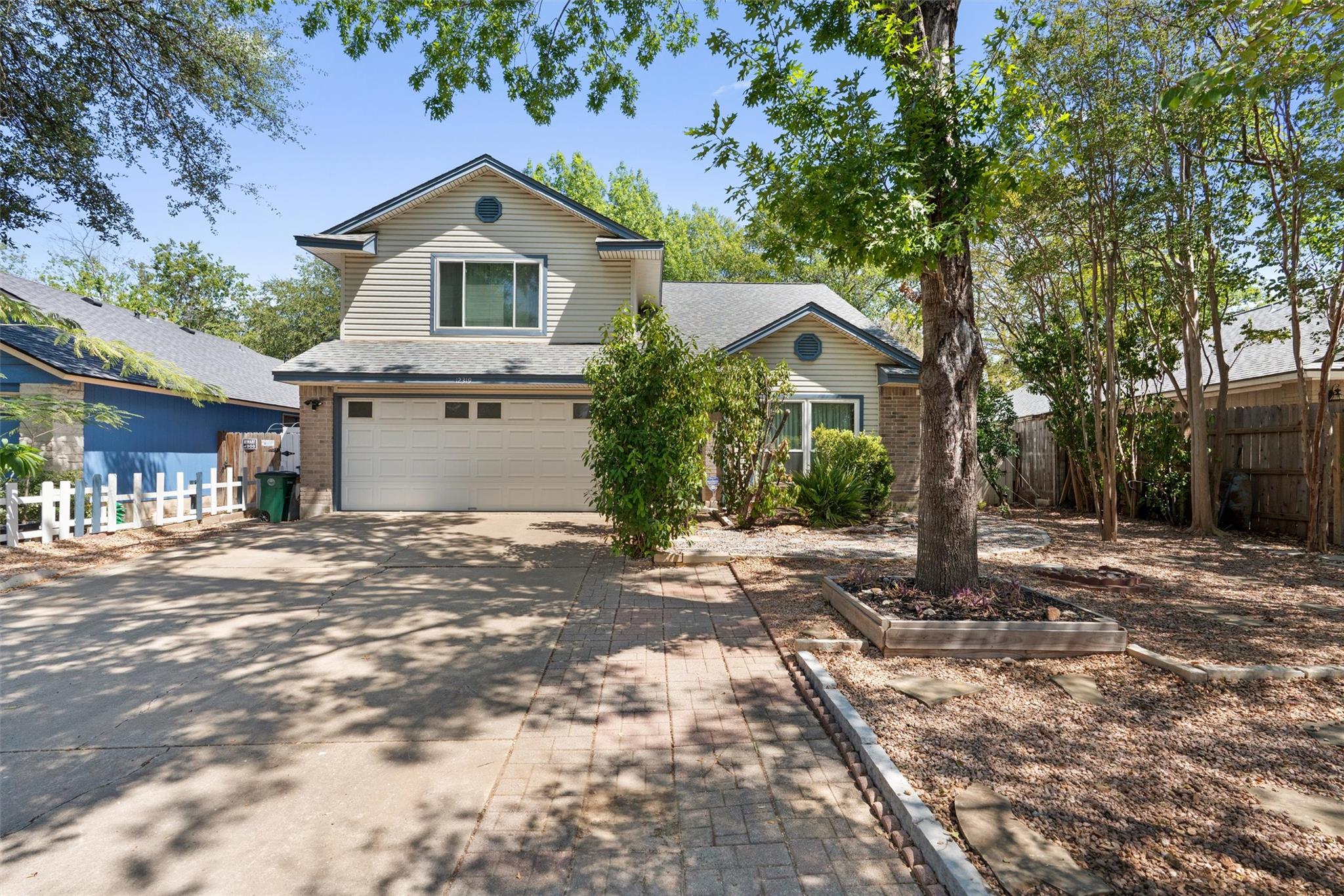 12319 Yarmont WAY