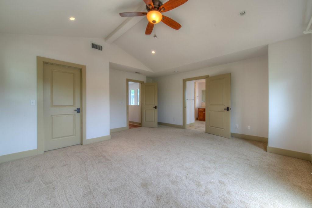 605 Peacock LN # C