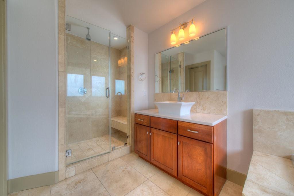 605 Peacock LN # C