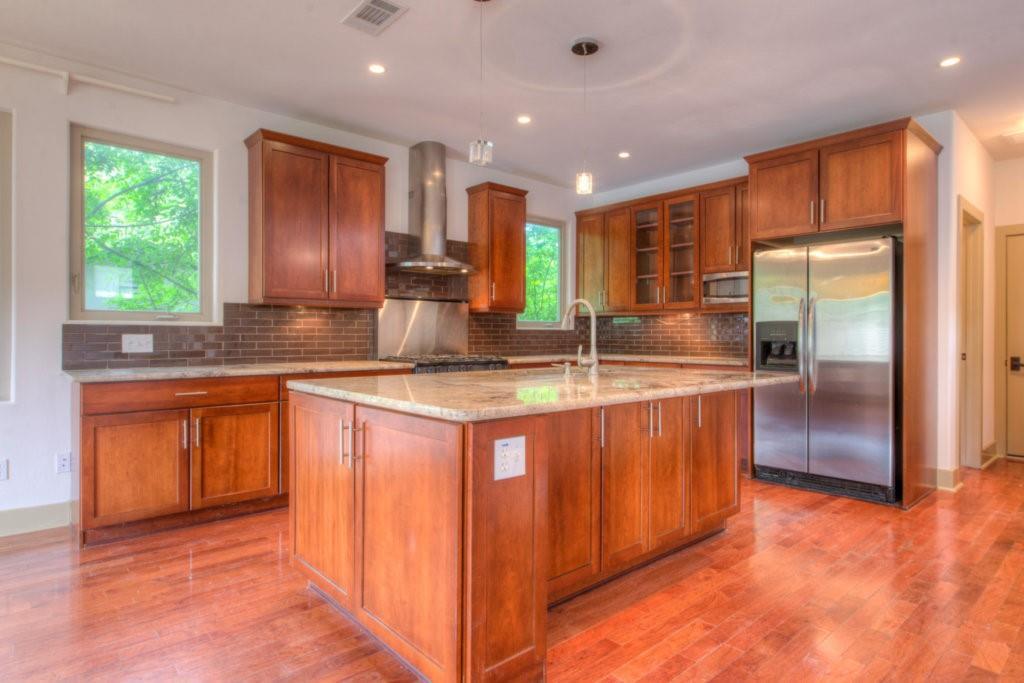 605 Peacock LN # C