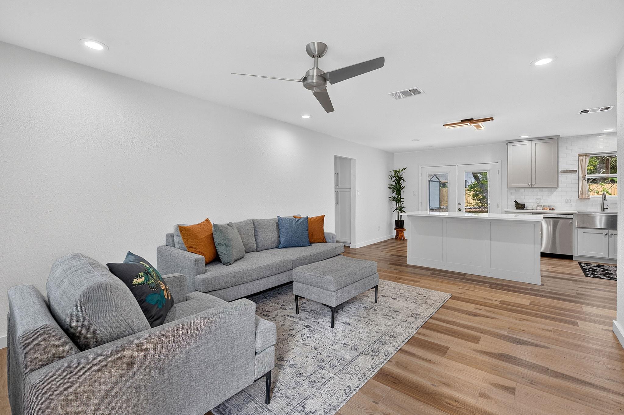 204 Chippendale Ave