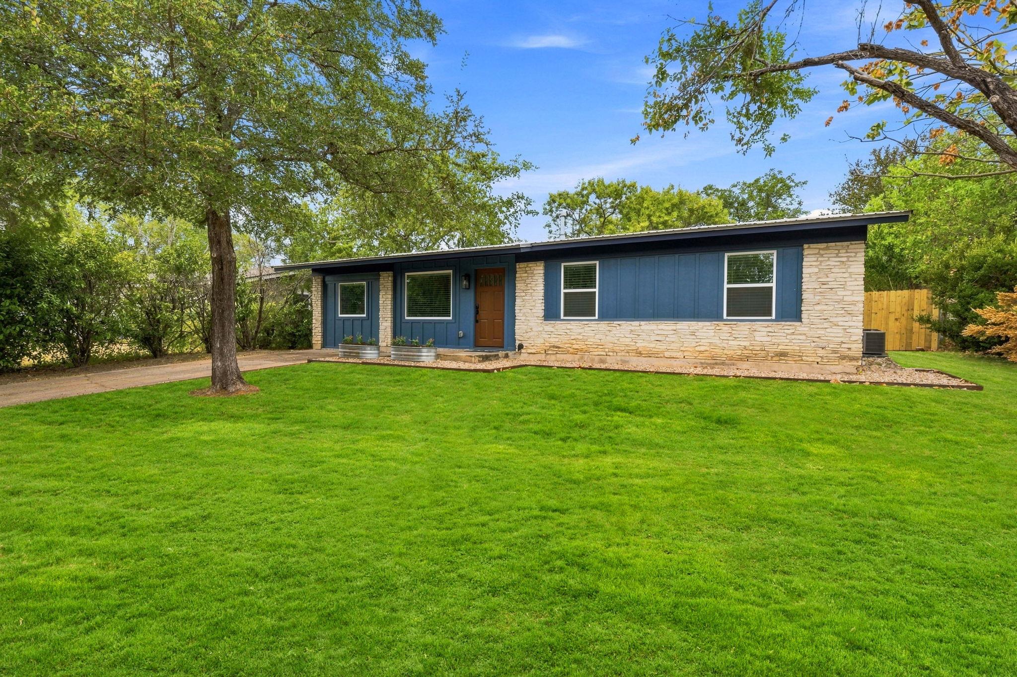 204 Chippendale Ave