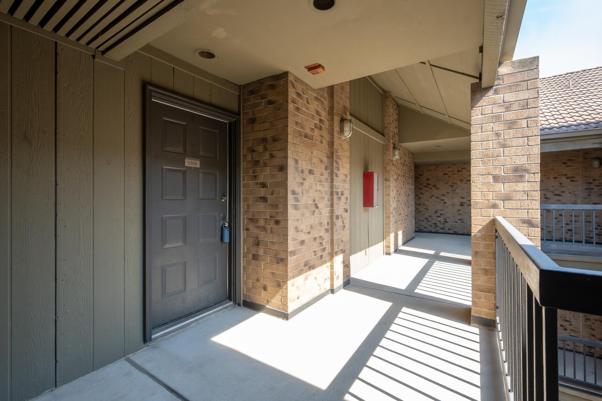 8888 Tallwood DR # 1306