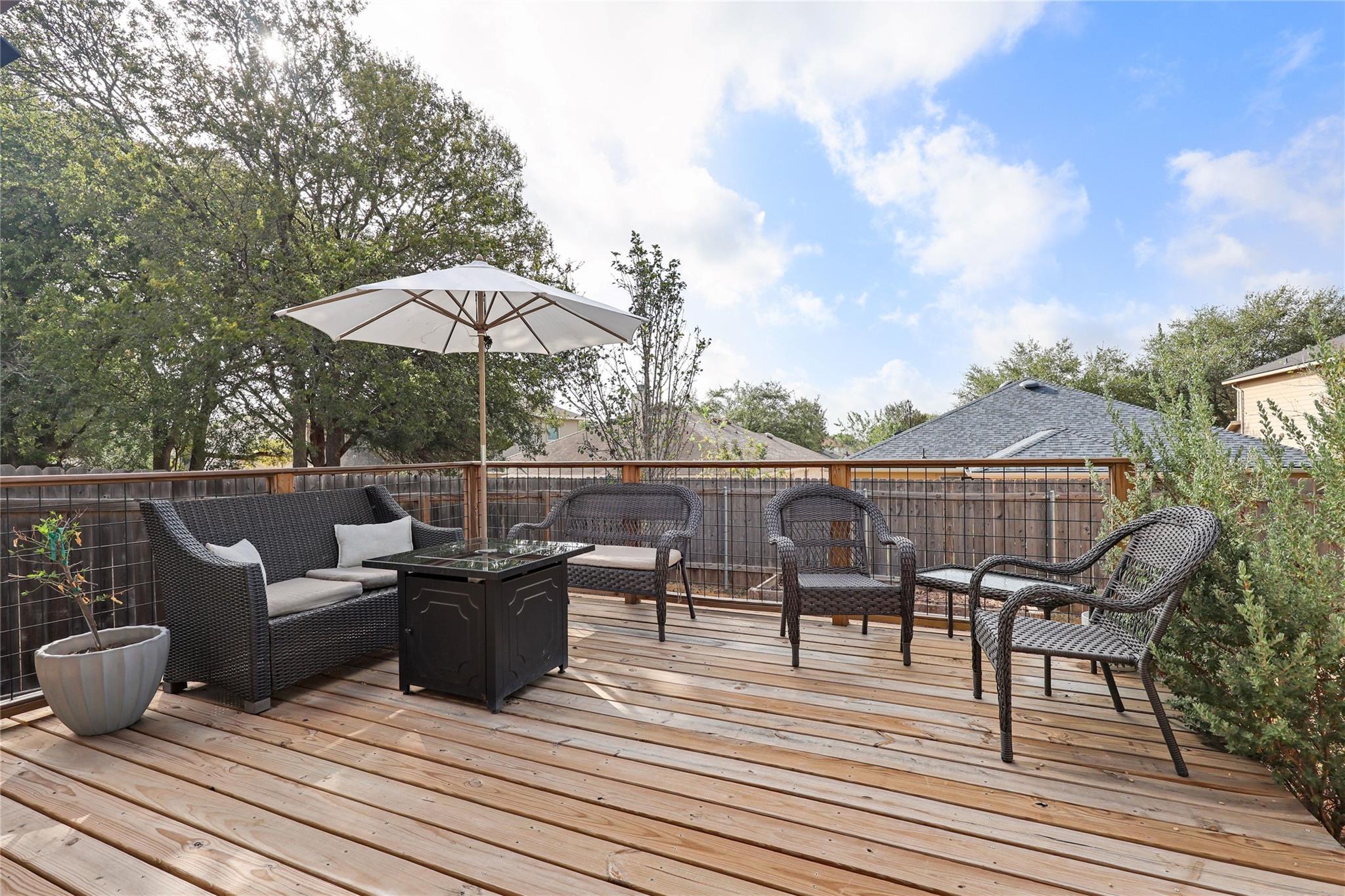 2103 Charlotte Estates DR