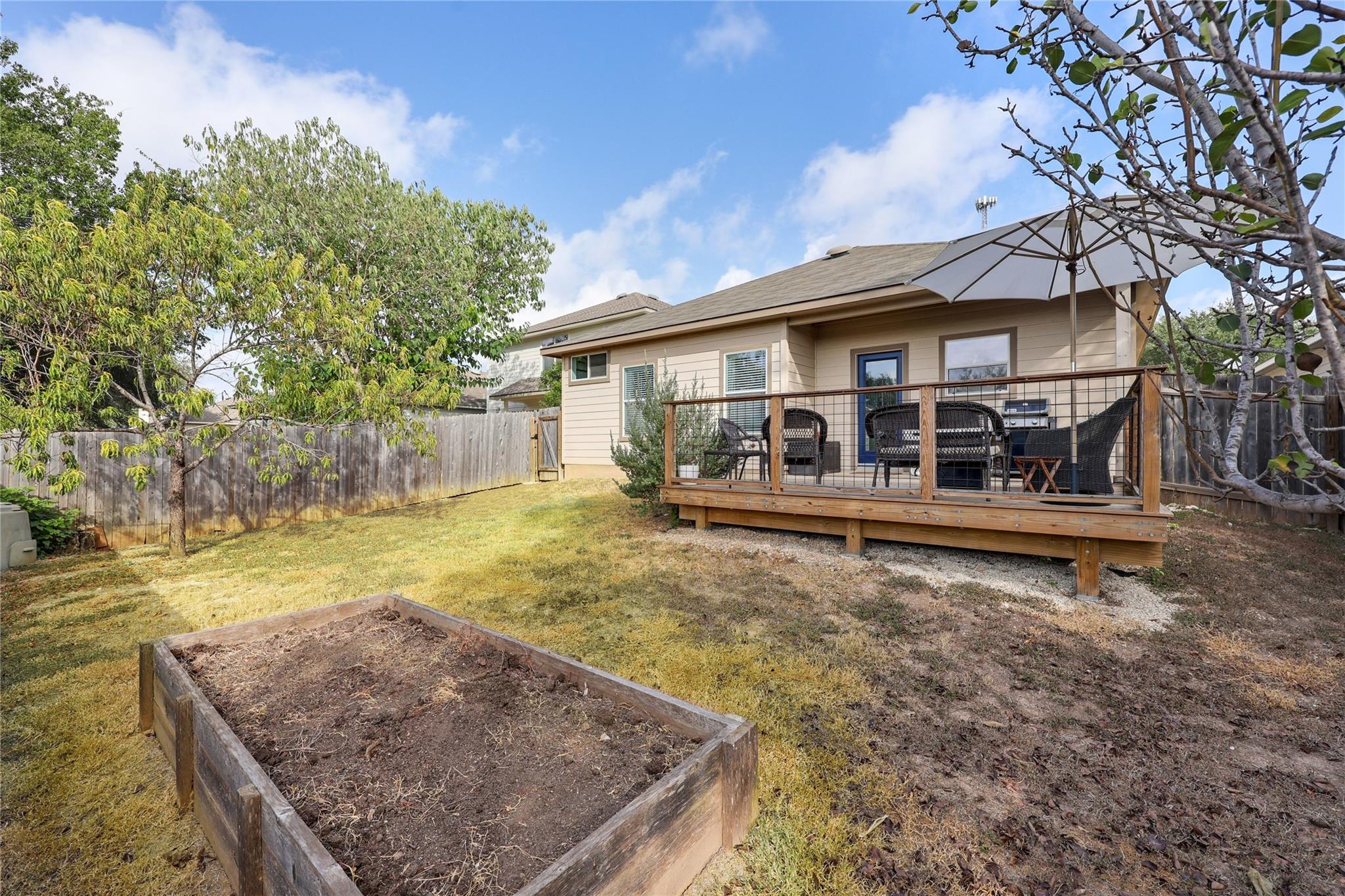 2103 Charlotte Estates DR