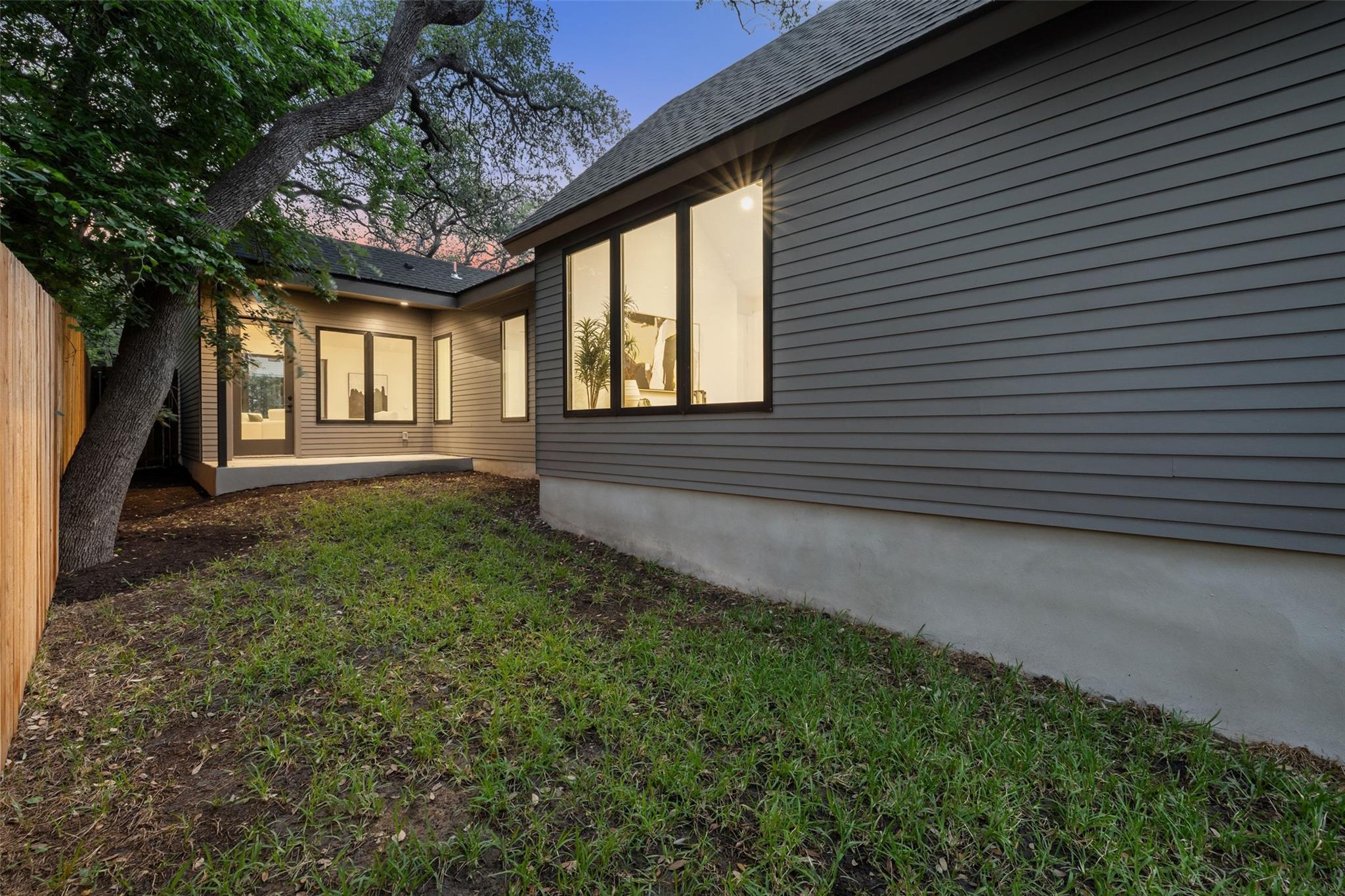 2611 Oak Crest Ave # B Unit: A & B