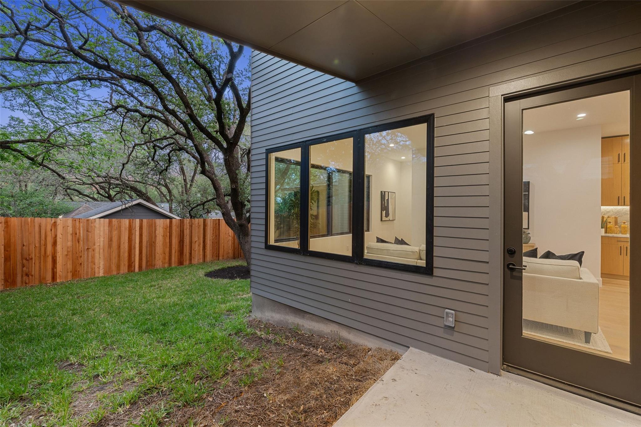 2611 Oak Crest Ave # B Unit: A & B