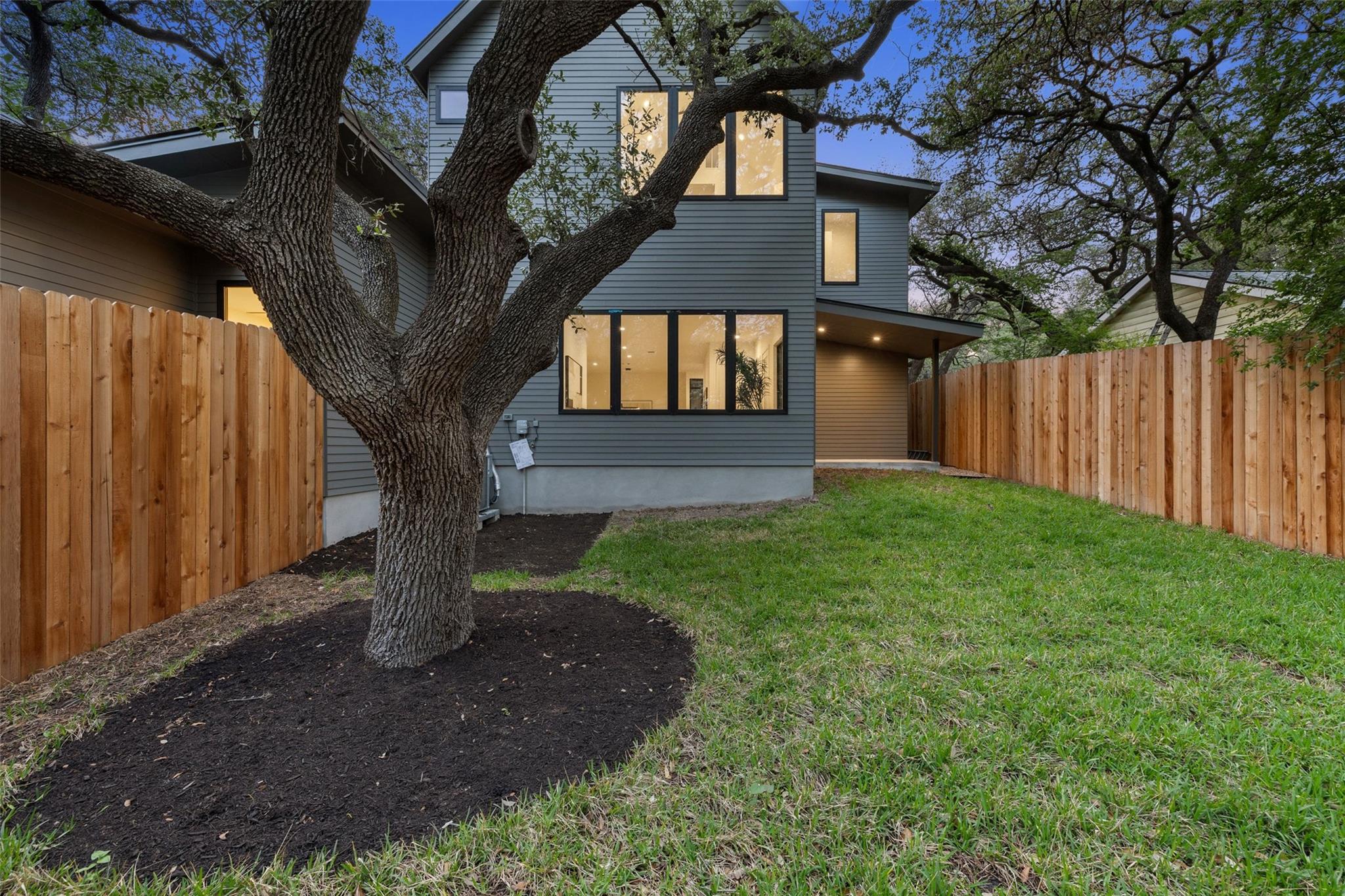 2611 Oak Crest Ave # B Unit: A & B