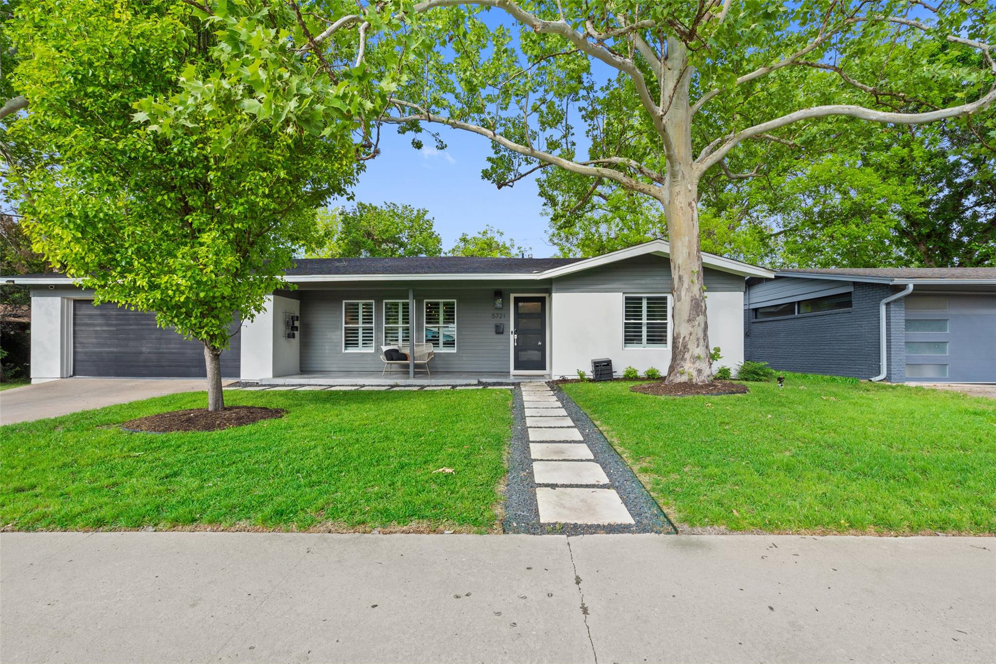 5721 Louise LN