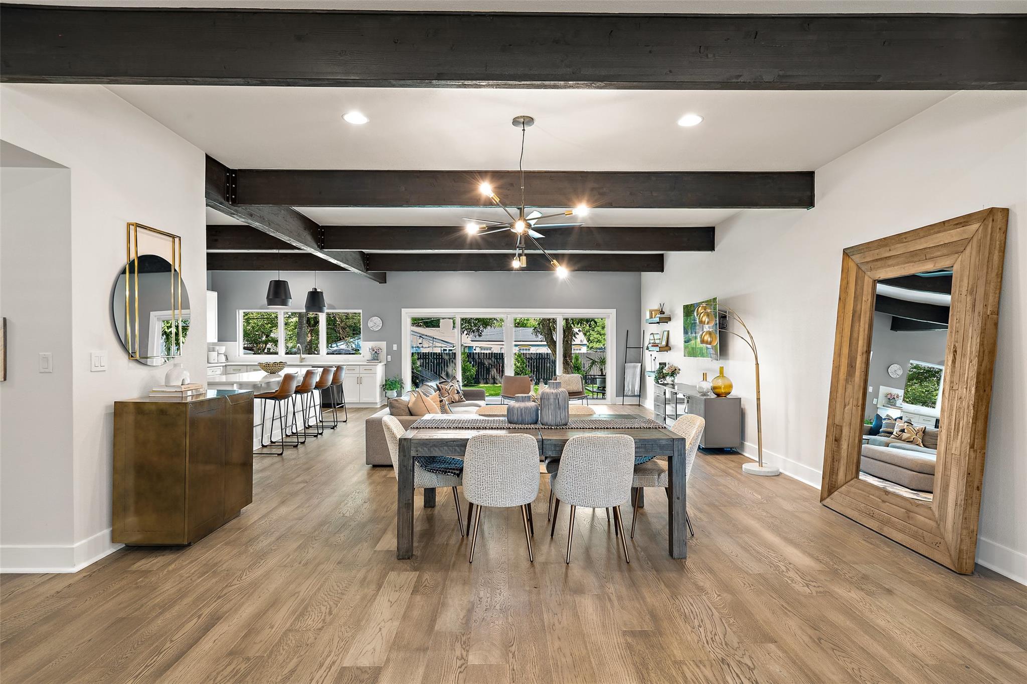 5721 Louise LN