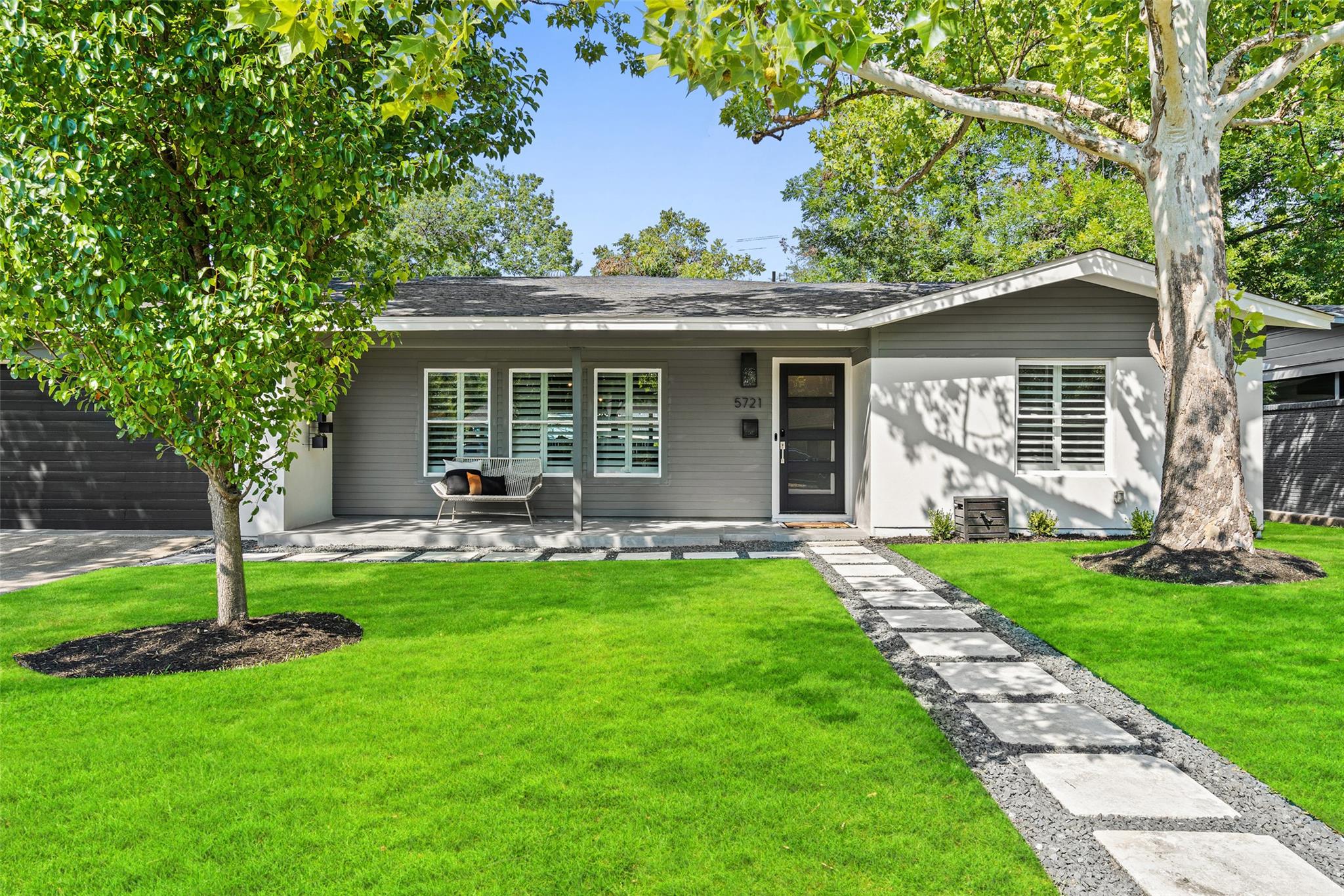 5721 Louise LN