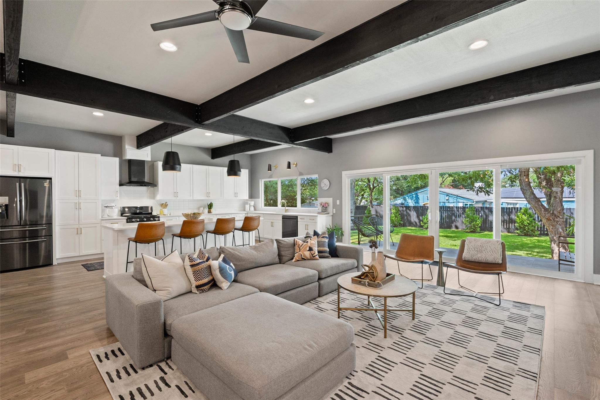 5721 Louise LN