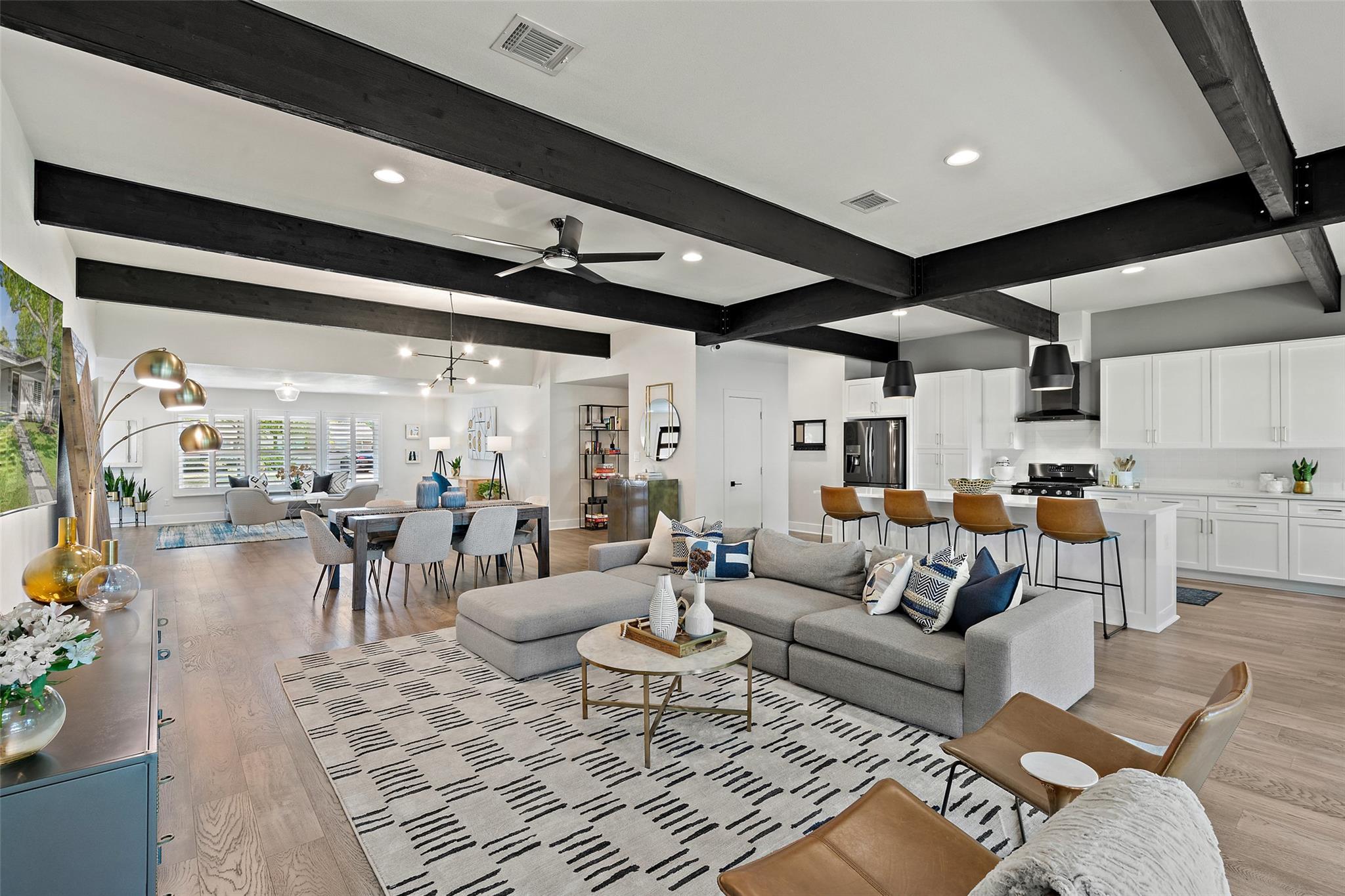 5721 Louise LN