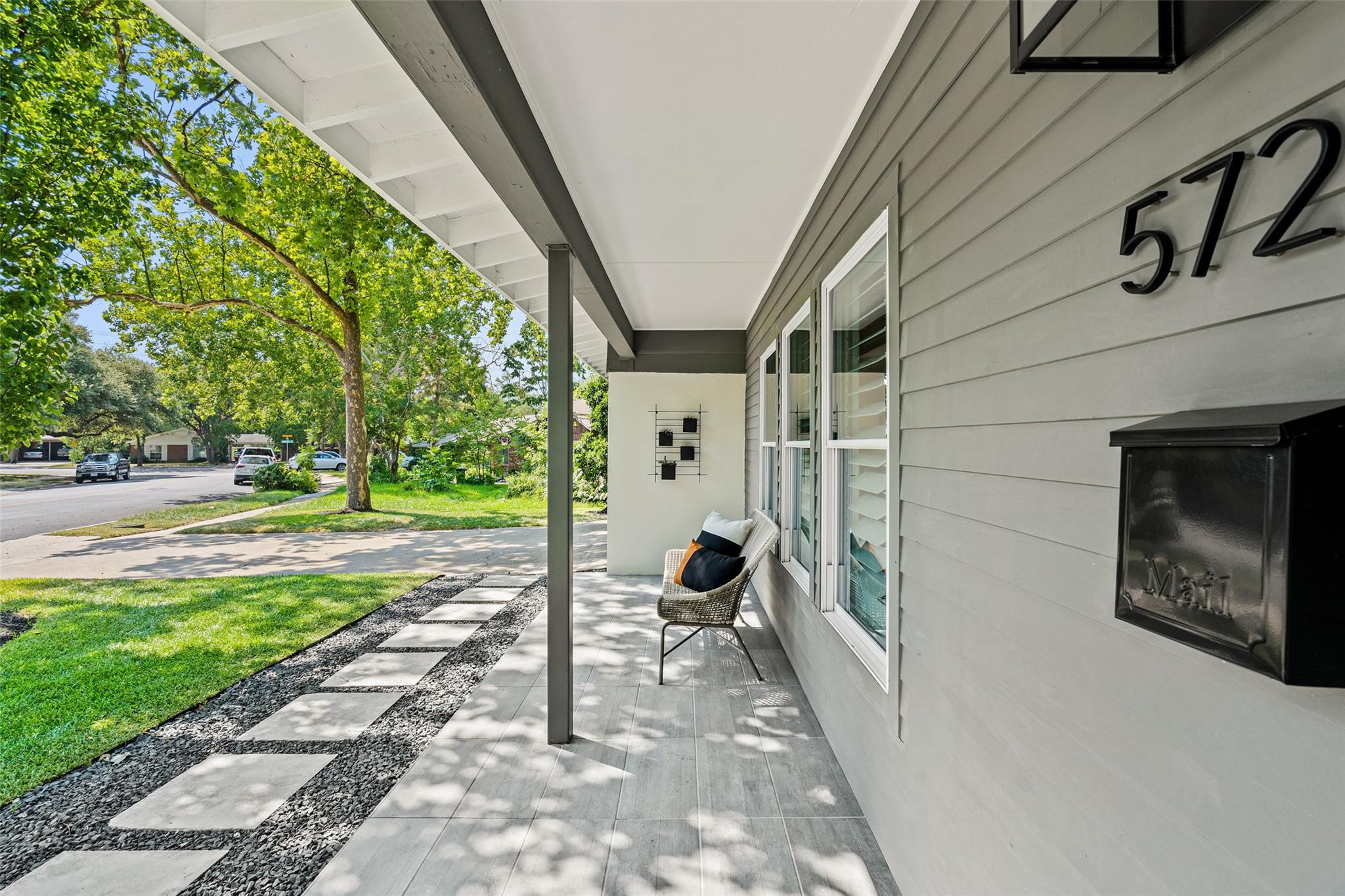 5721 Louise LN