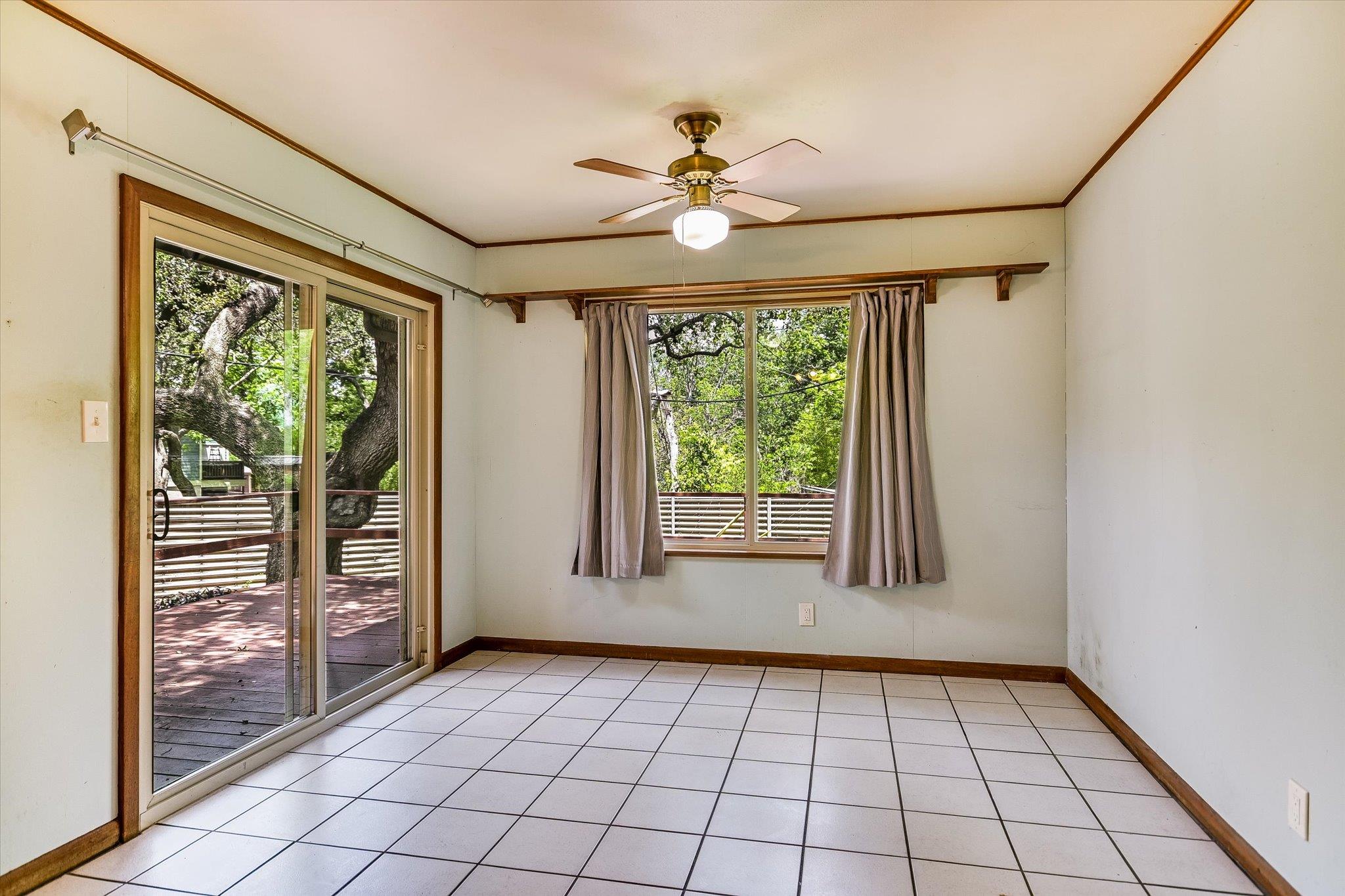 502 Sunset CIR