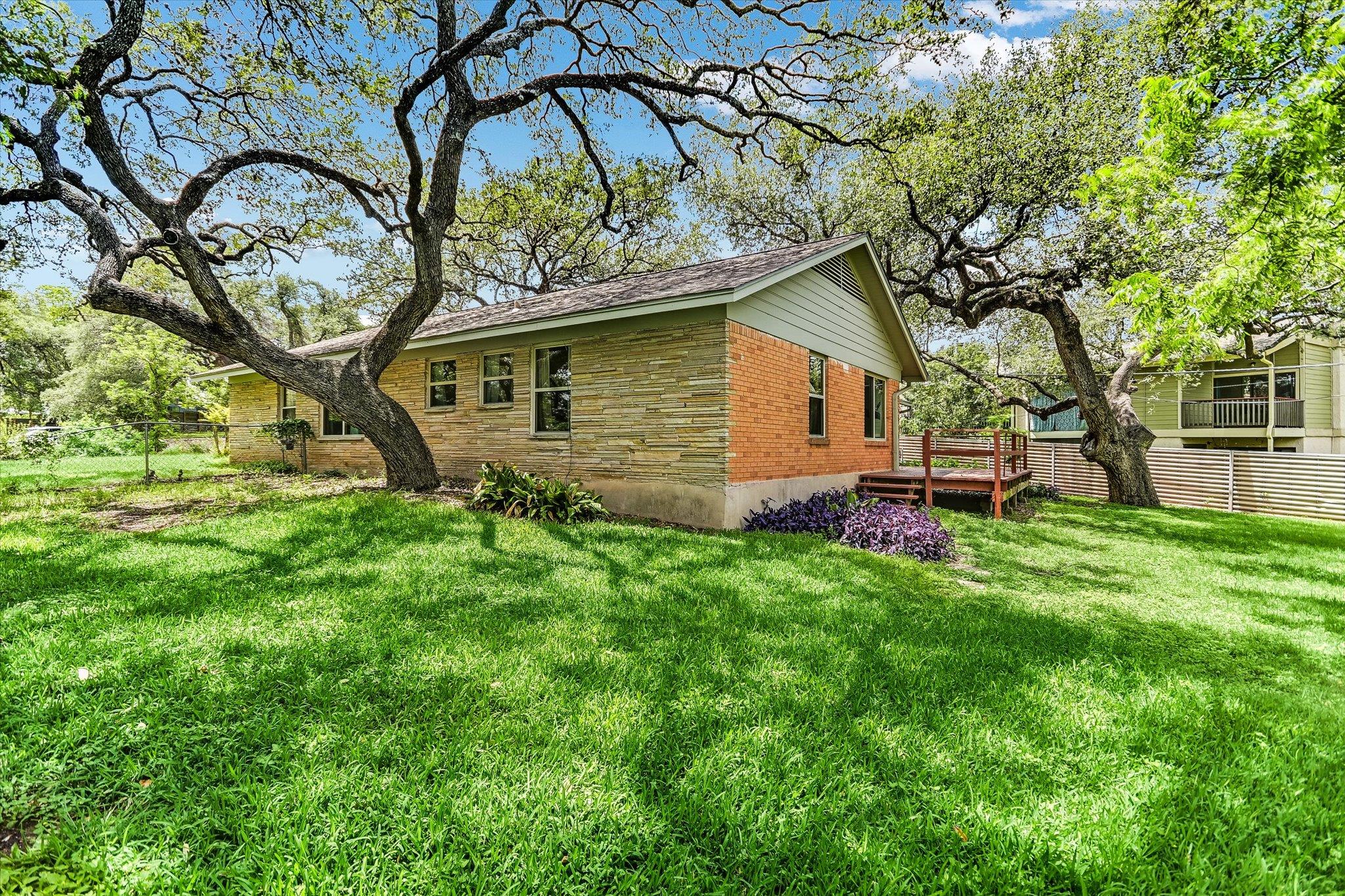 502 Sunset CIR