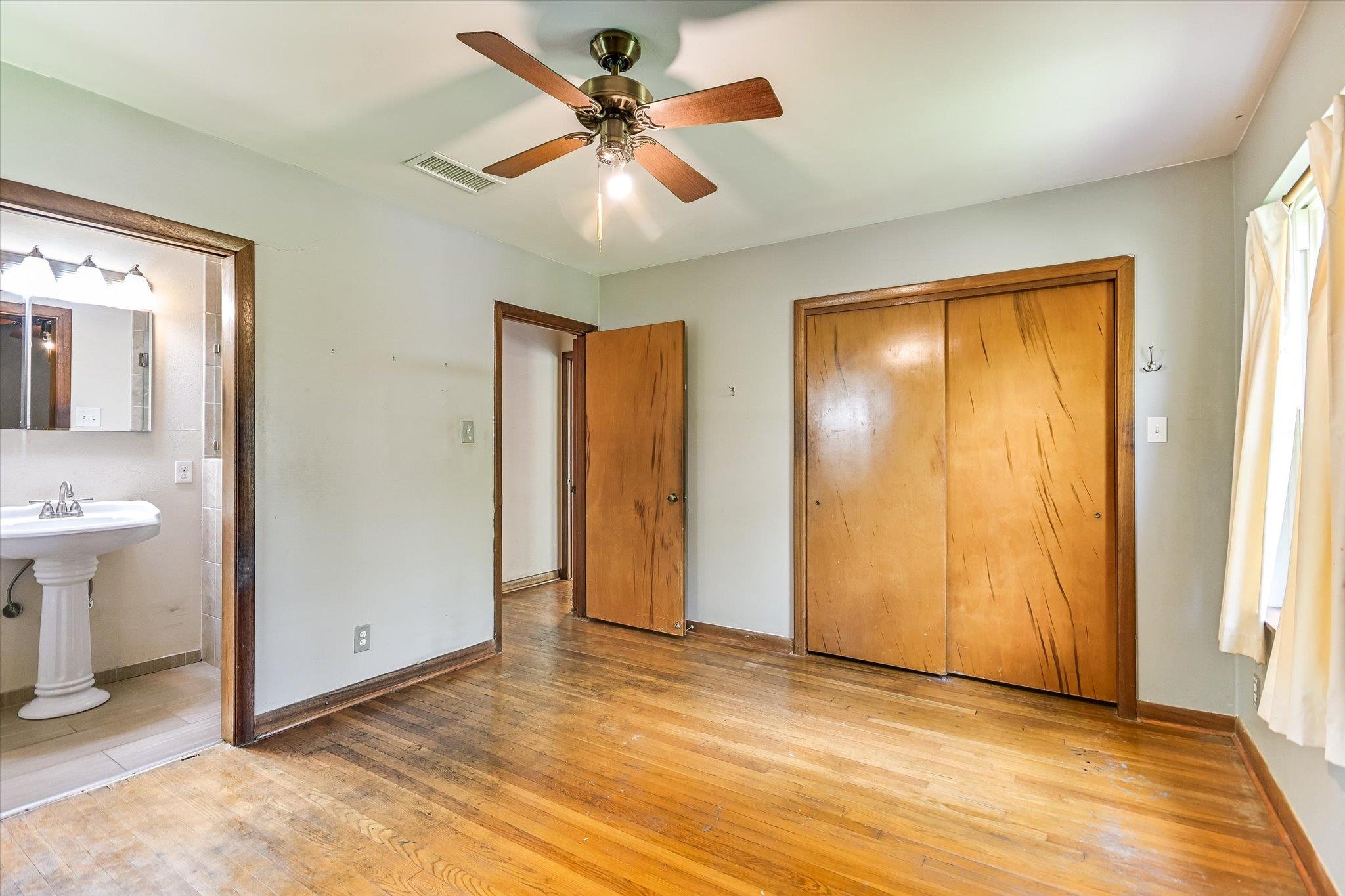 502 Sunset CIR