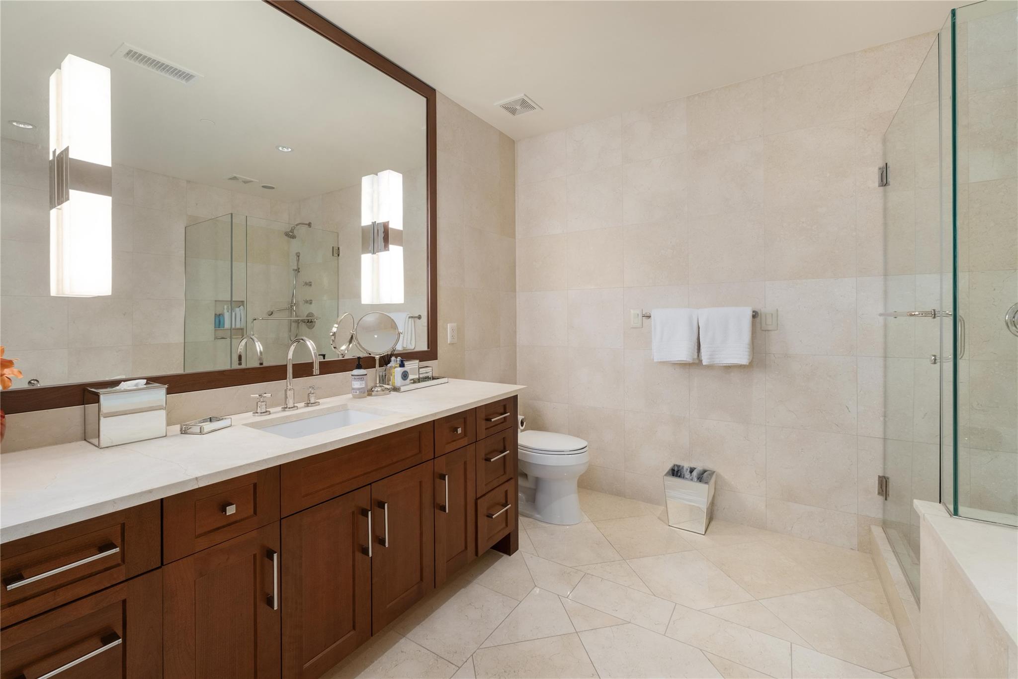 98 San Jacinto BLVD # 2203