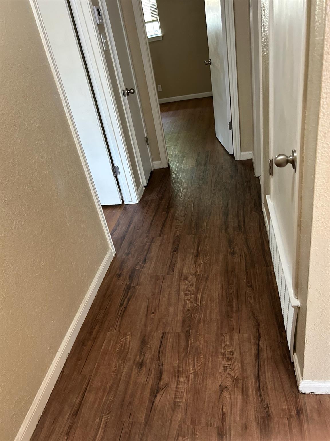 5006 Sara DR