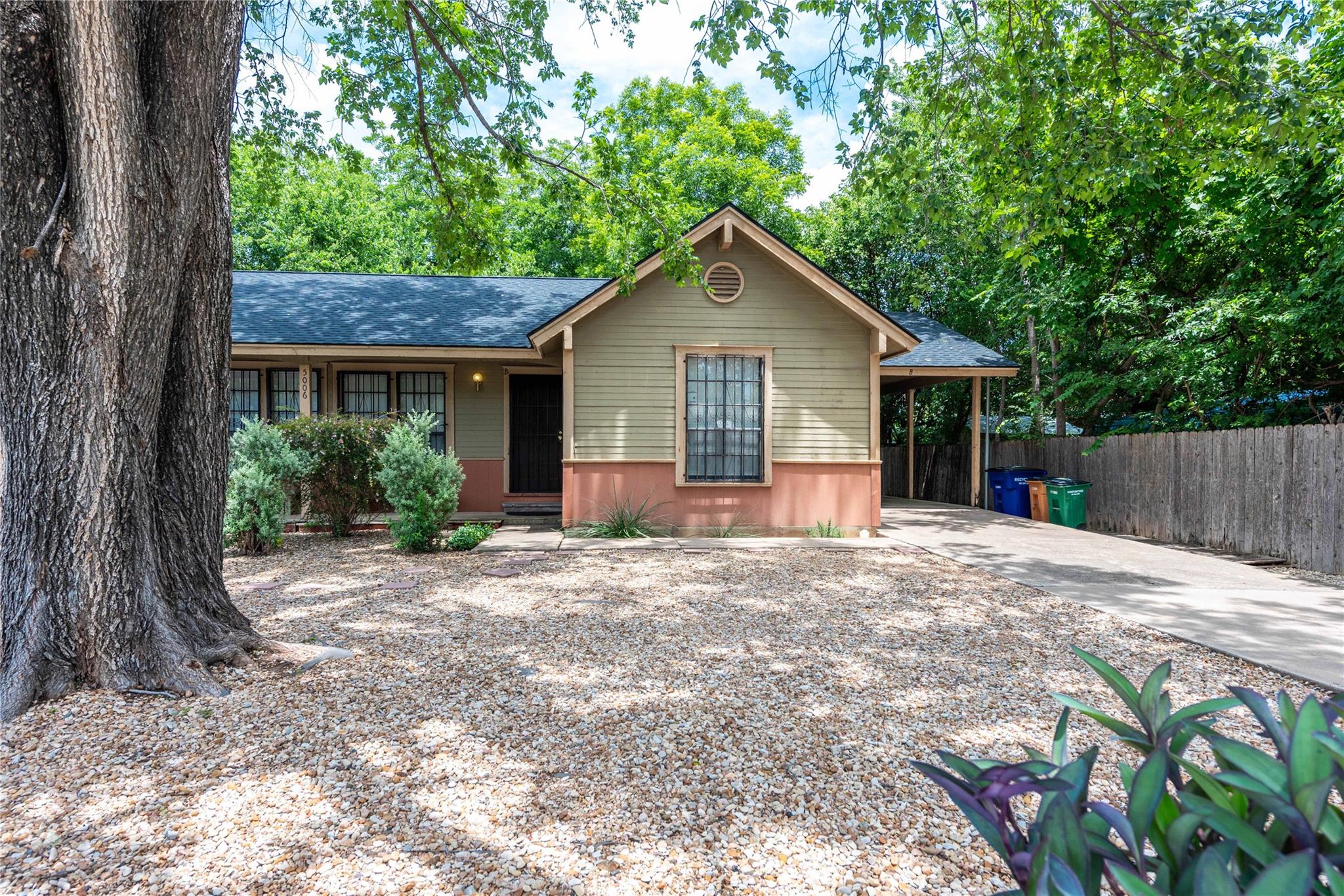 5006 Sara DR