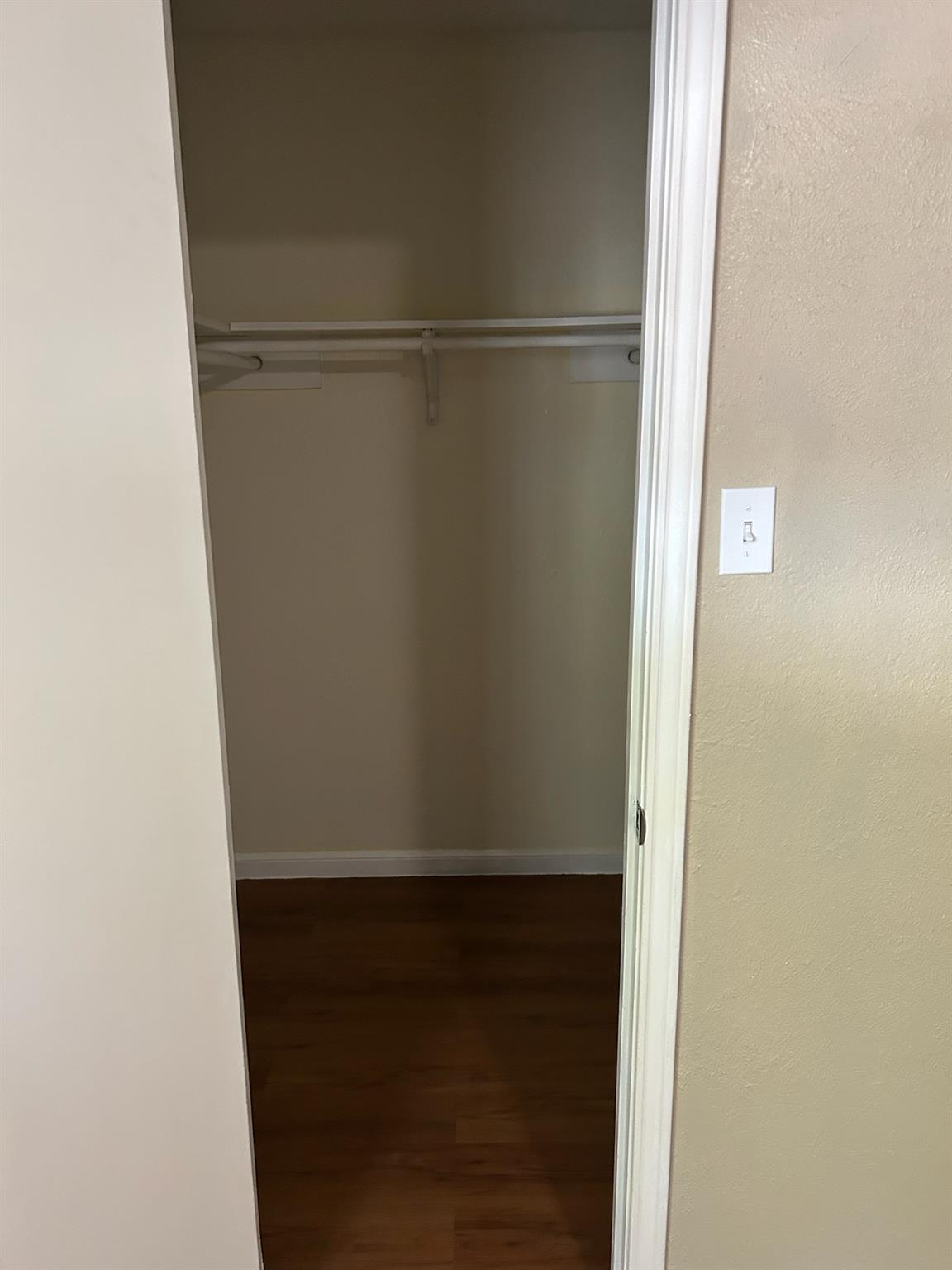 5006 Sara DR