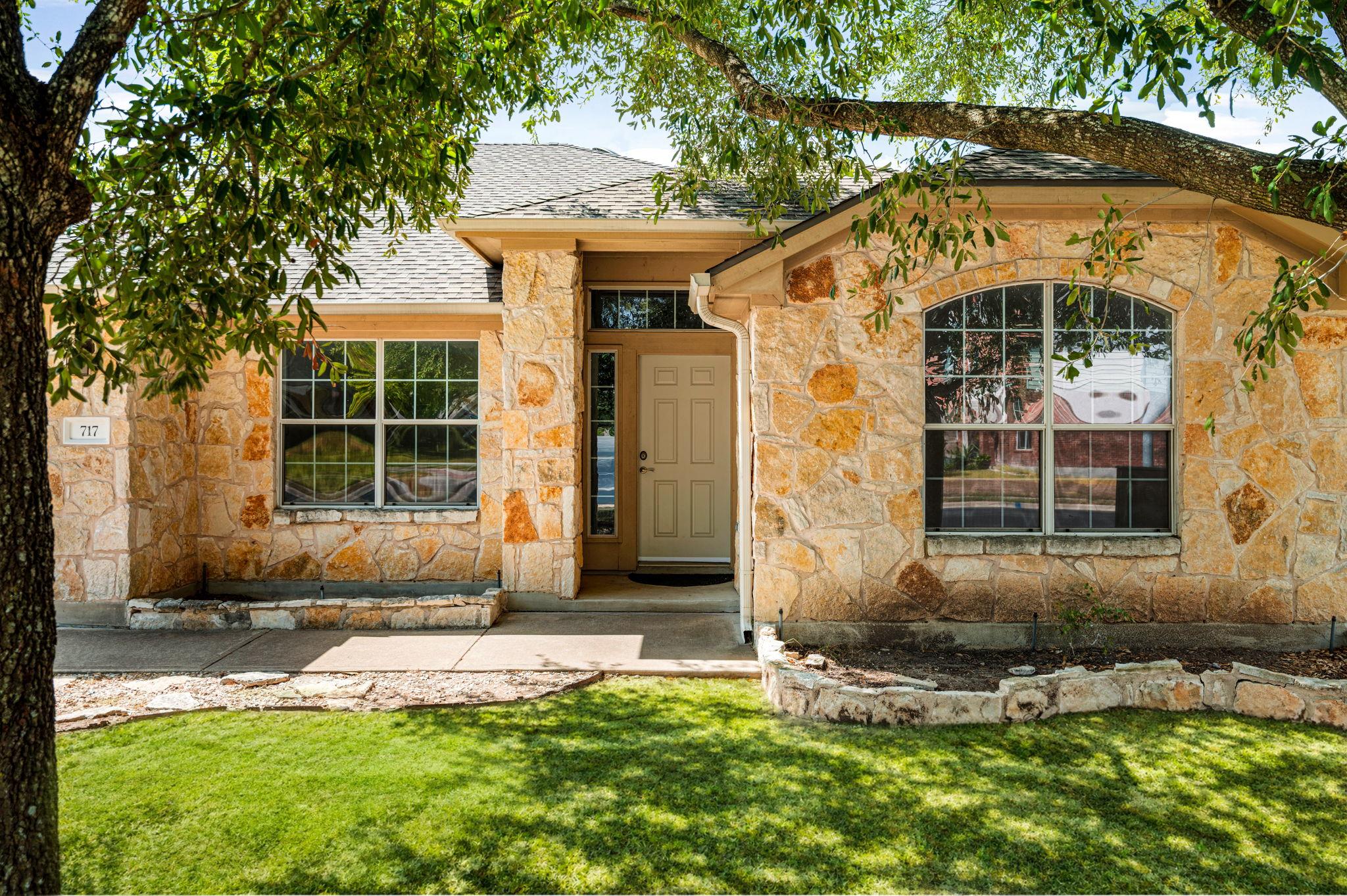 717 Windsor Castle DR