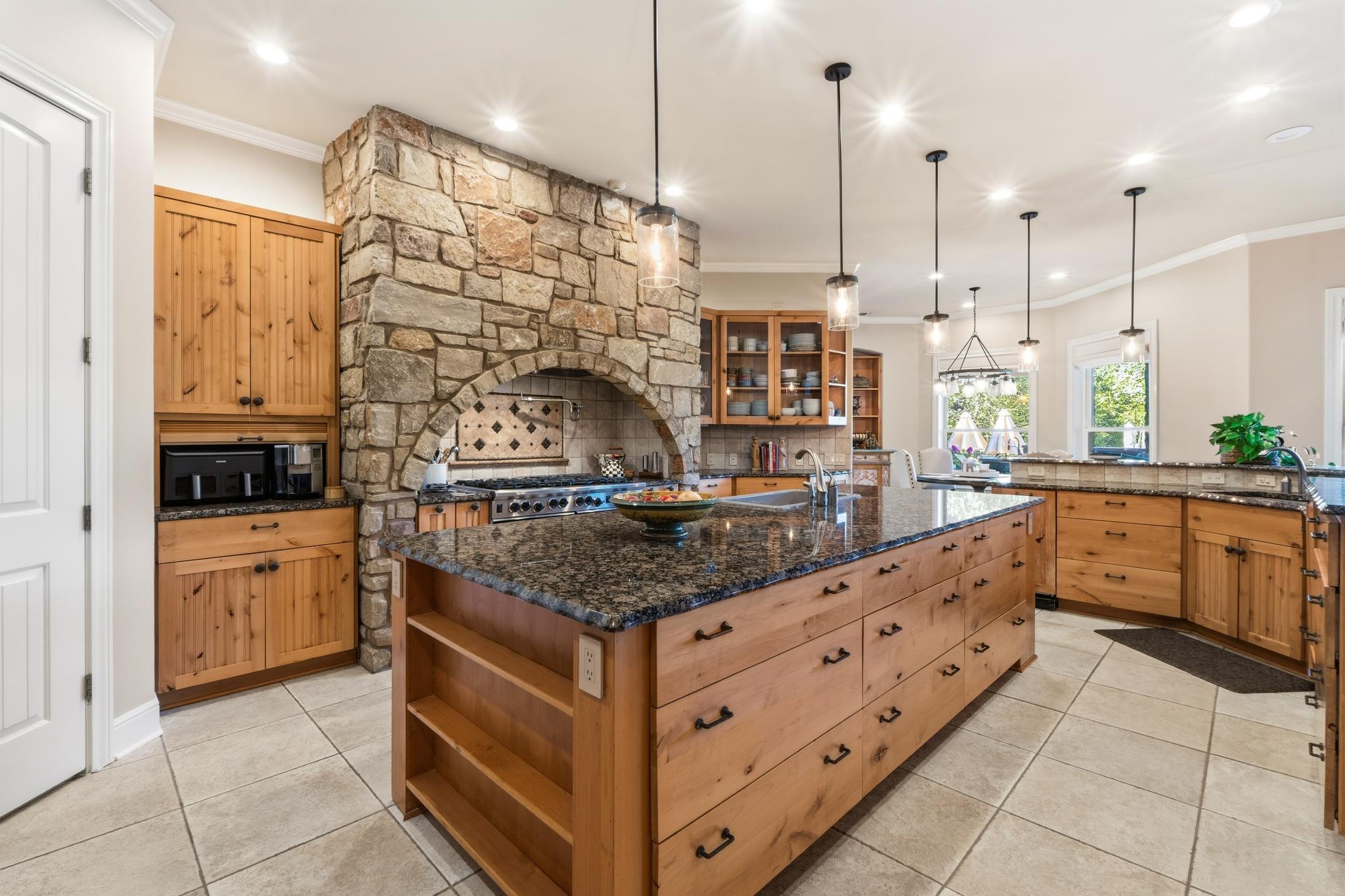 2308 Walsh DR