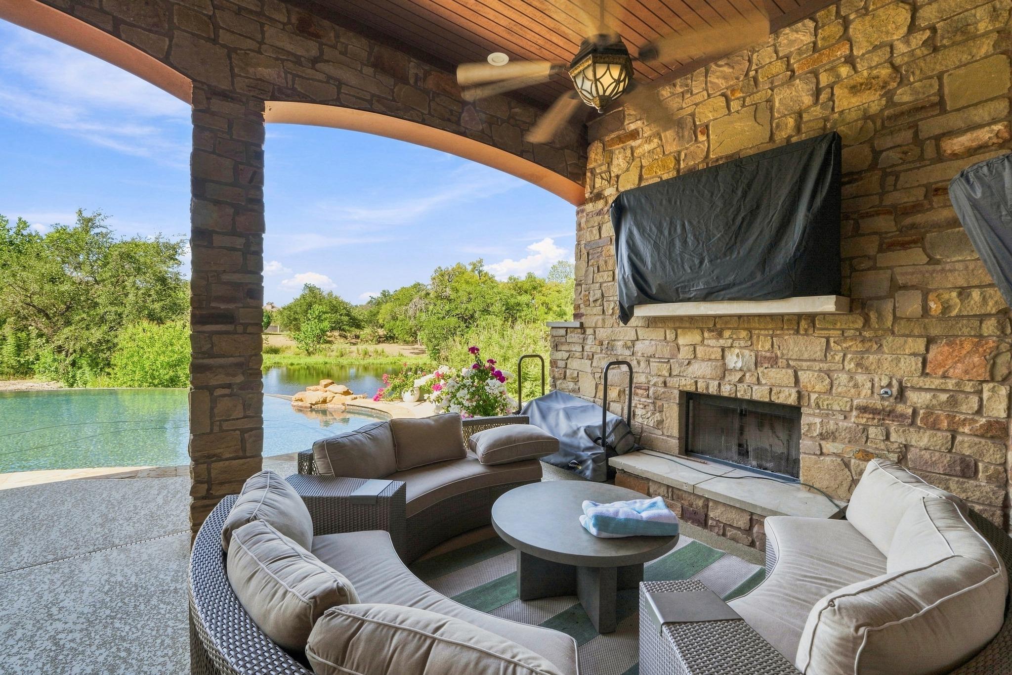 2308 Walsh DR