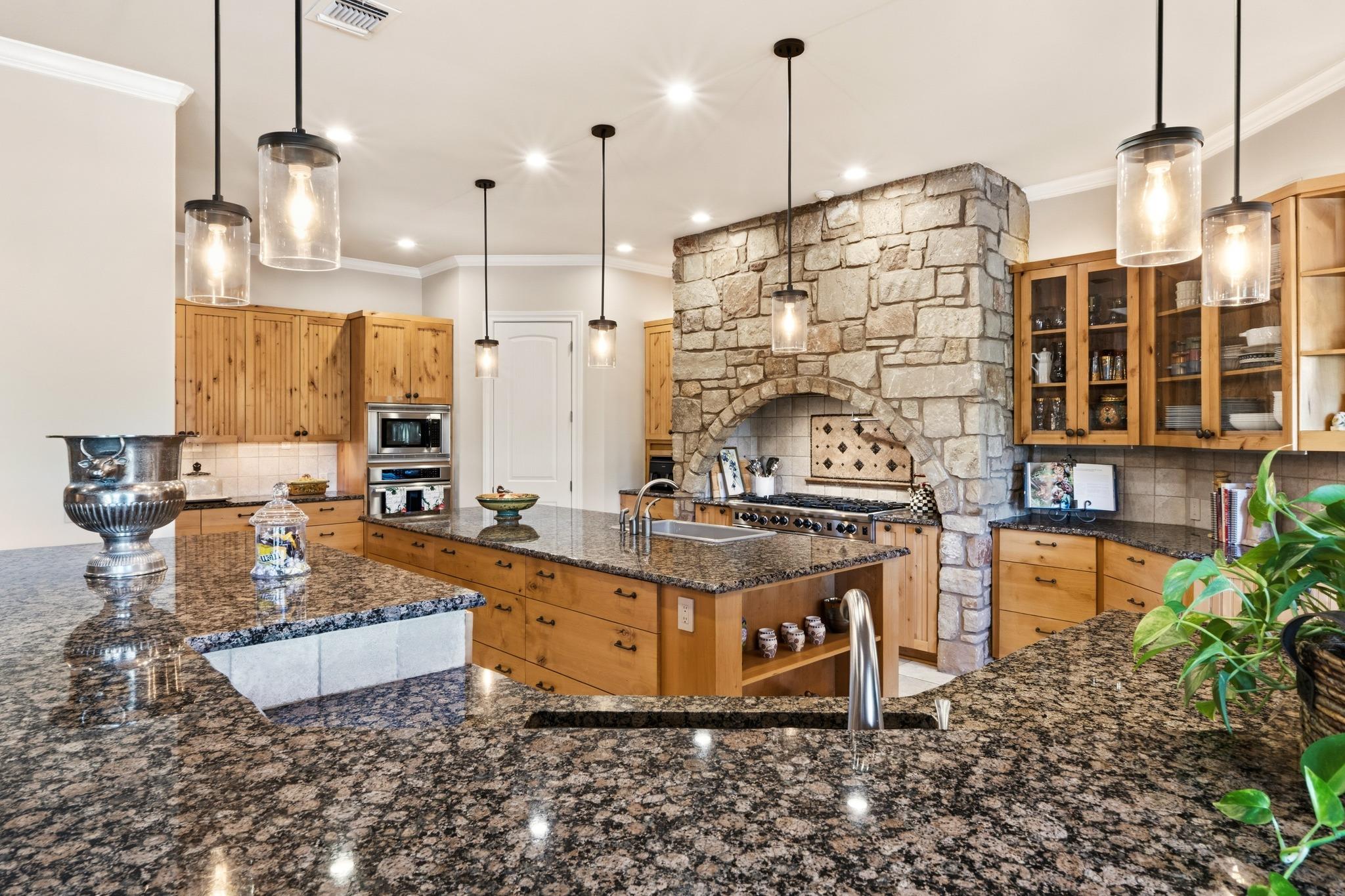 2308 Walsh DR