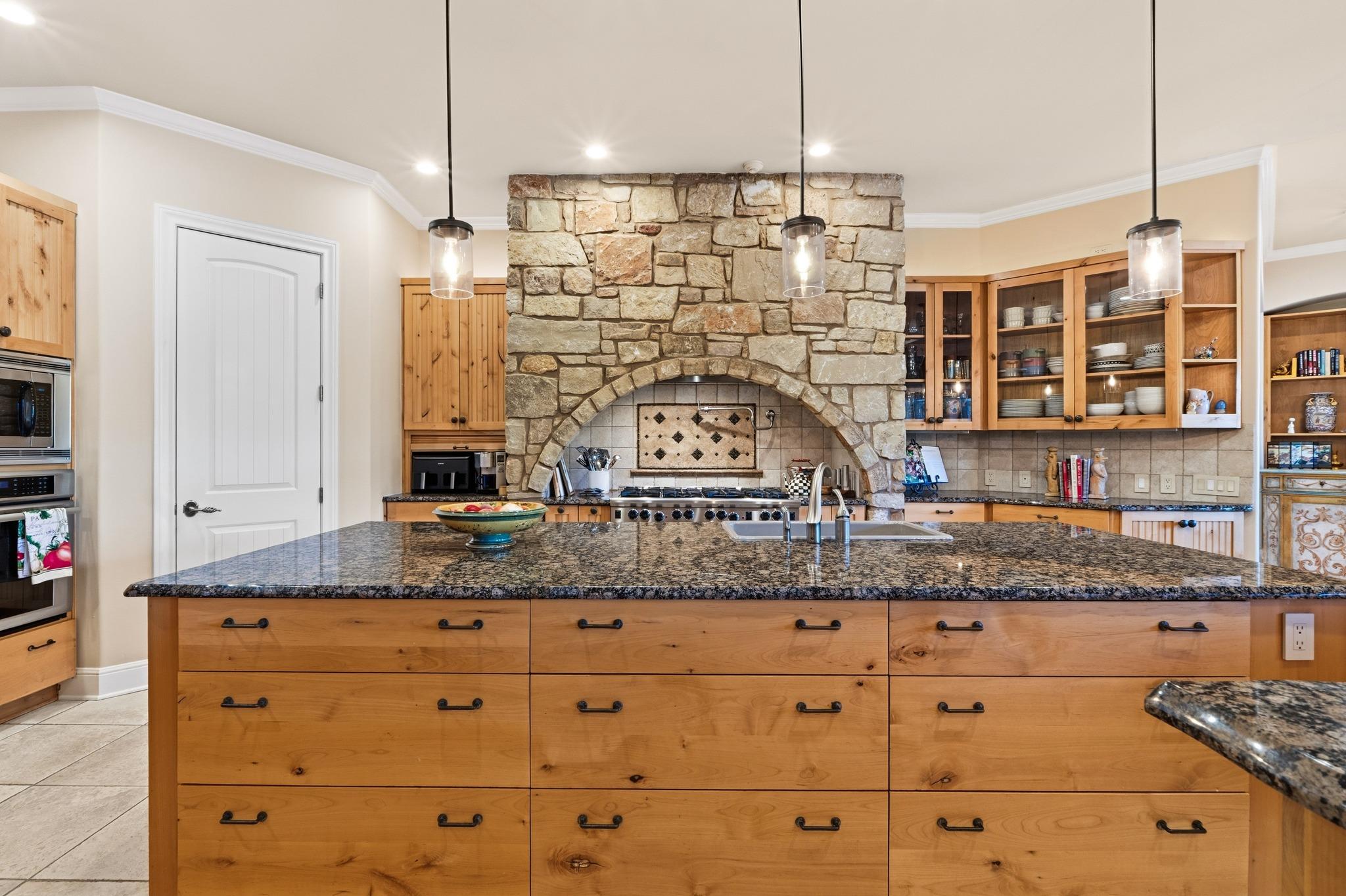 2308 Walsh DR
